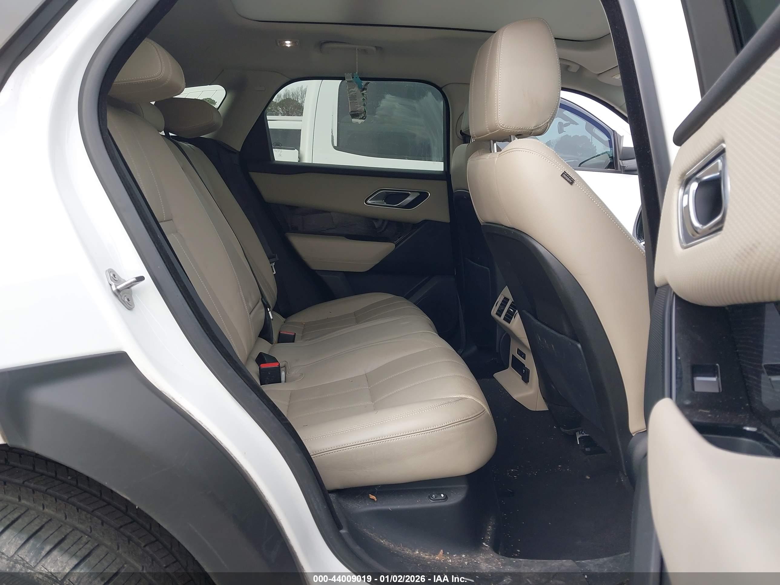 LAND ROVER image 8