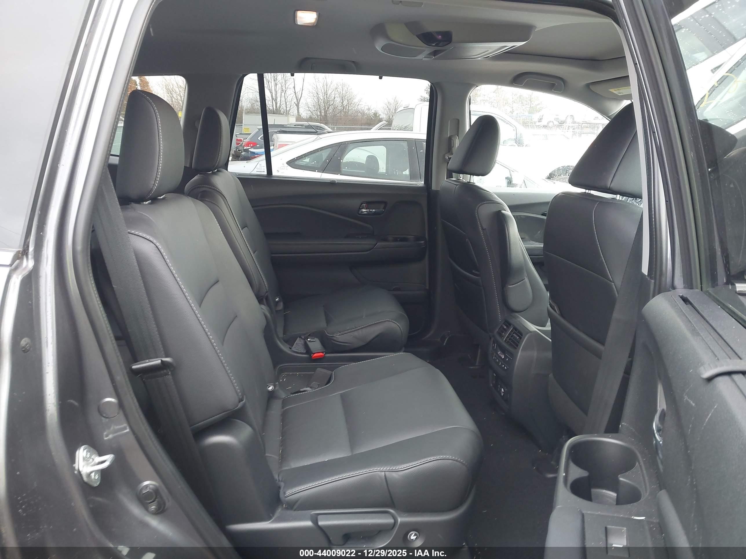 HONDA PILOT image 8