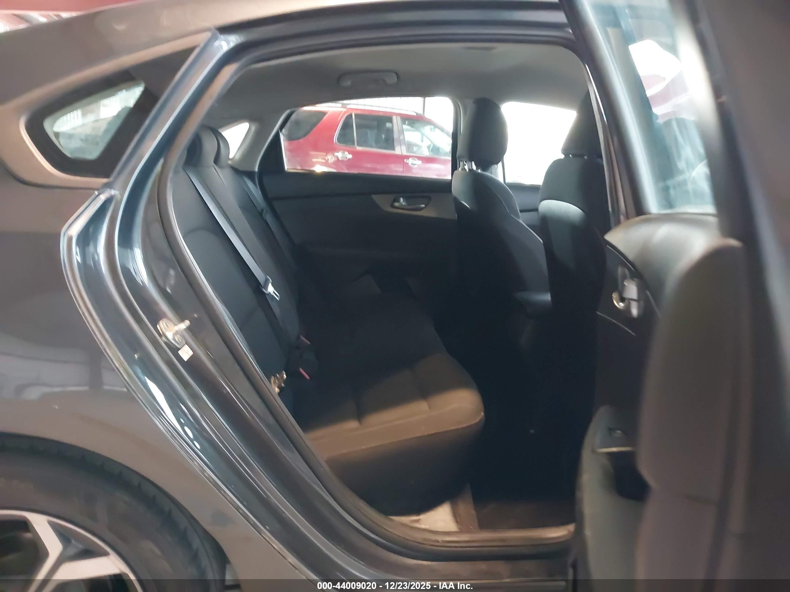 KIA FORTE image 8