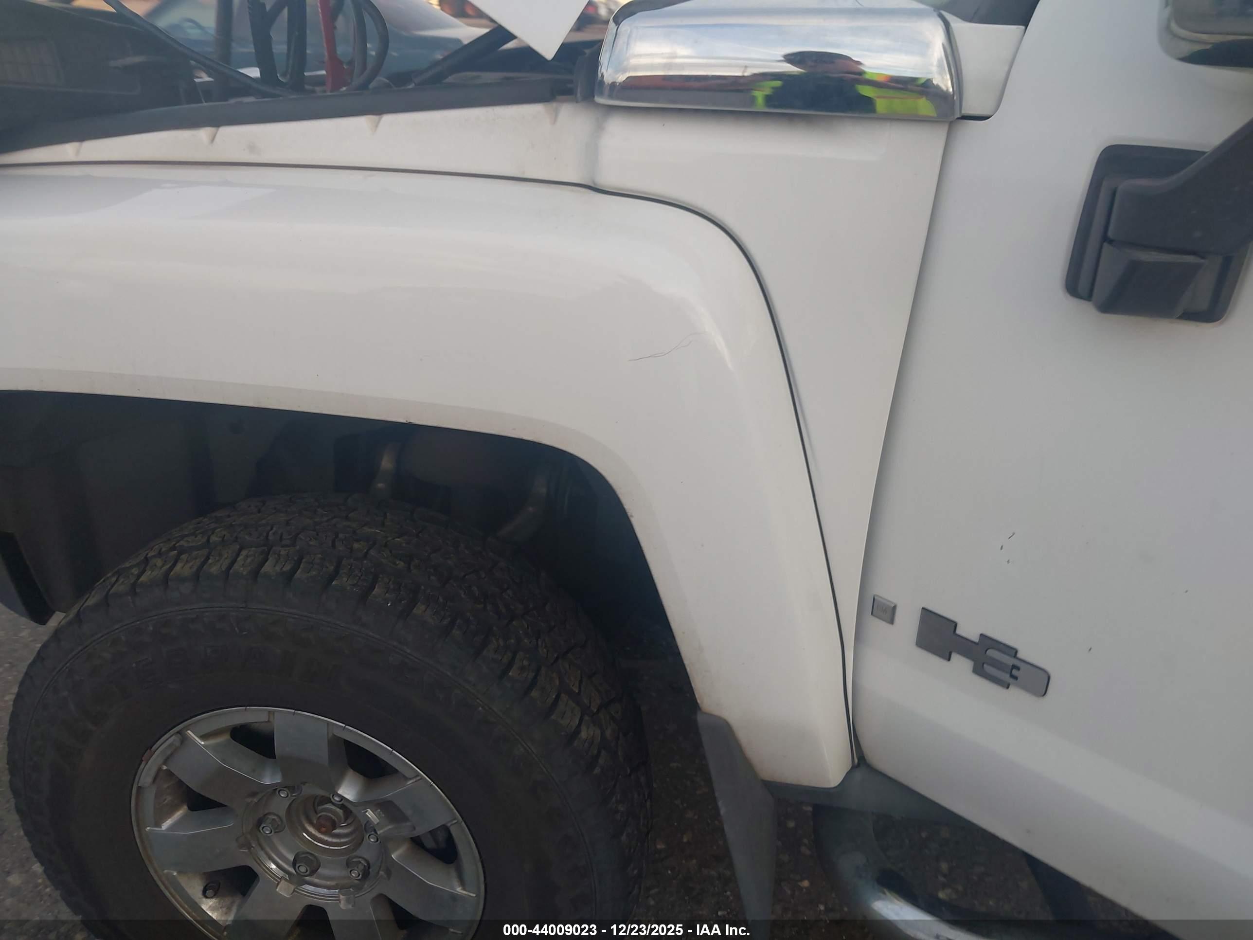 HUMMER H3 image 6