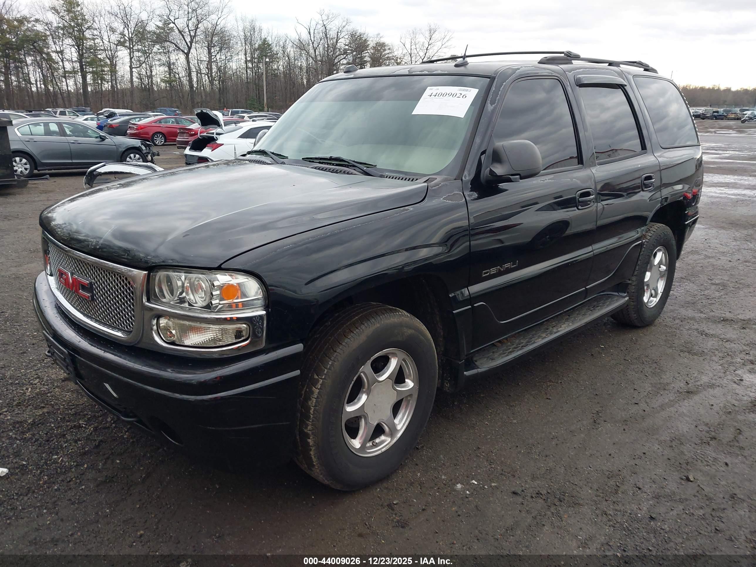 GMC YUKON image 2