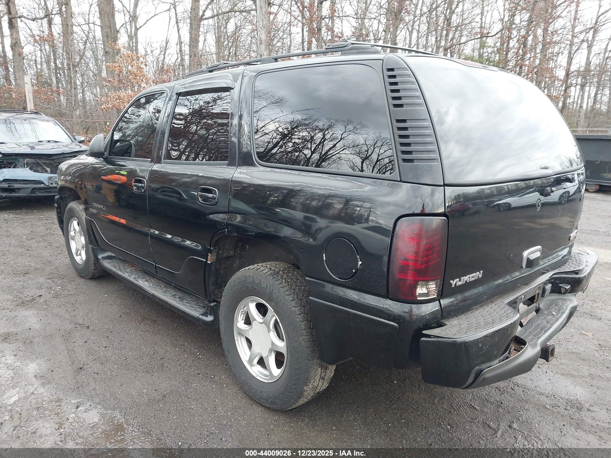 GMC YUKON image 3