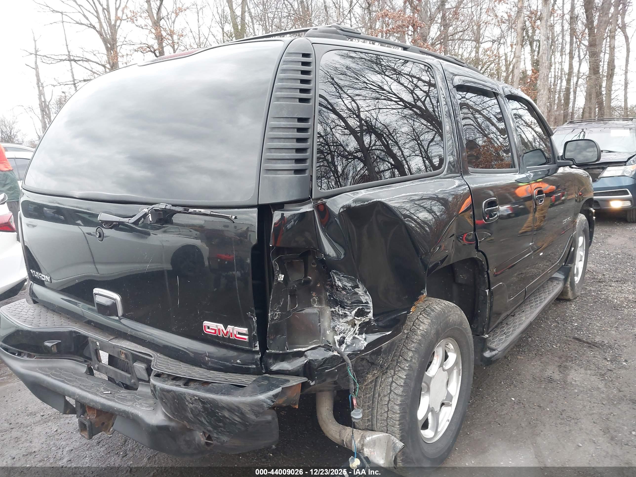 GMC YUKON image 6