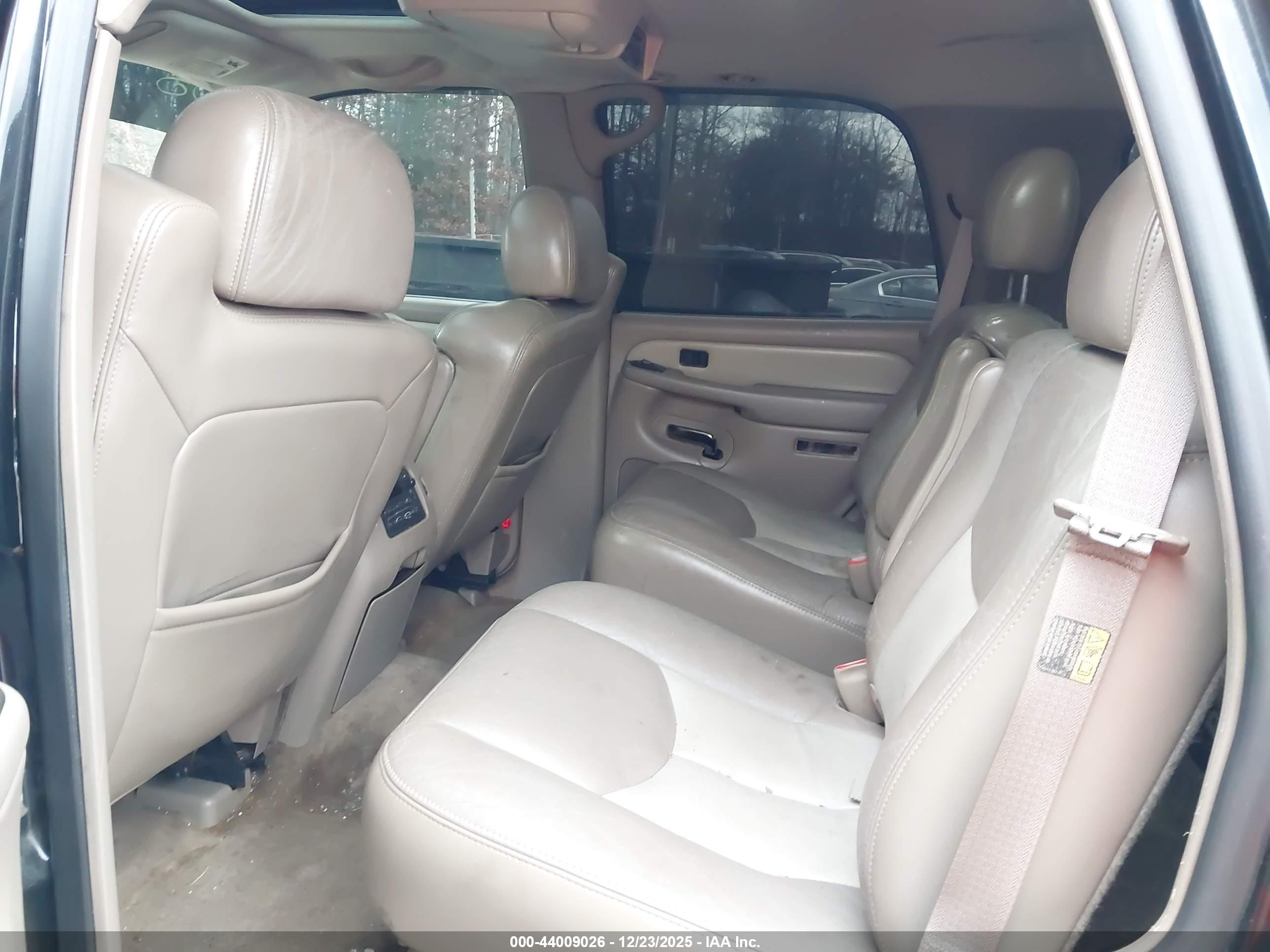 GMC YUKON image 8