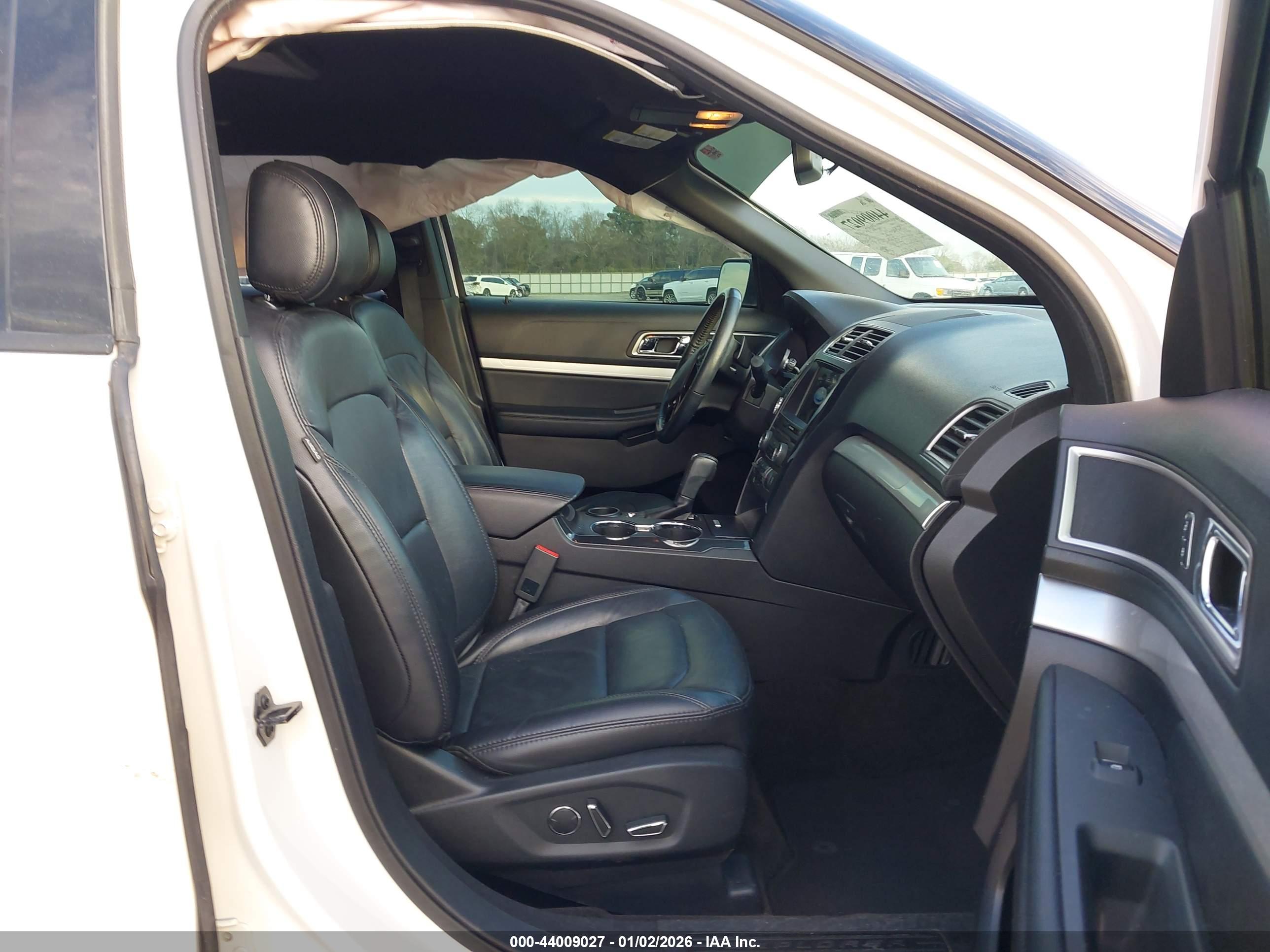 FORD EXPLORER image 5