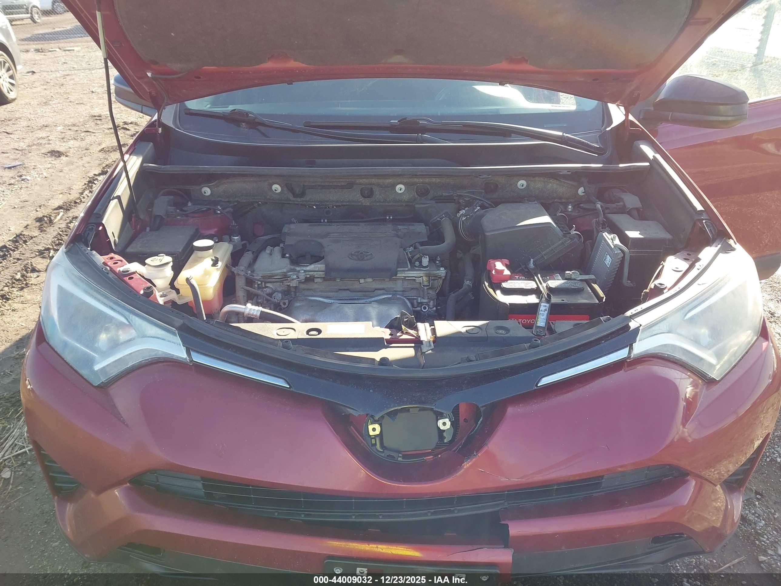 TOYOTA RAV4 image 10