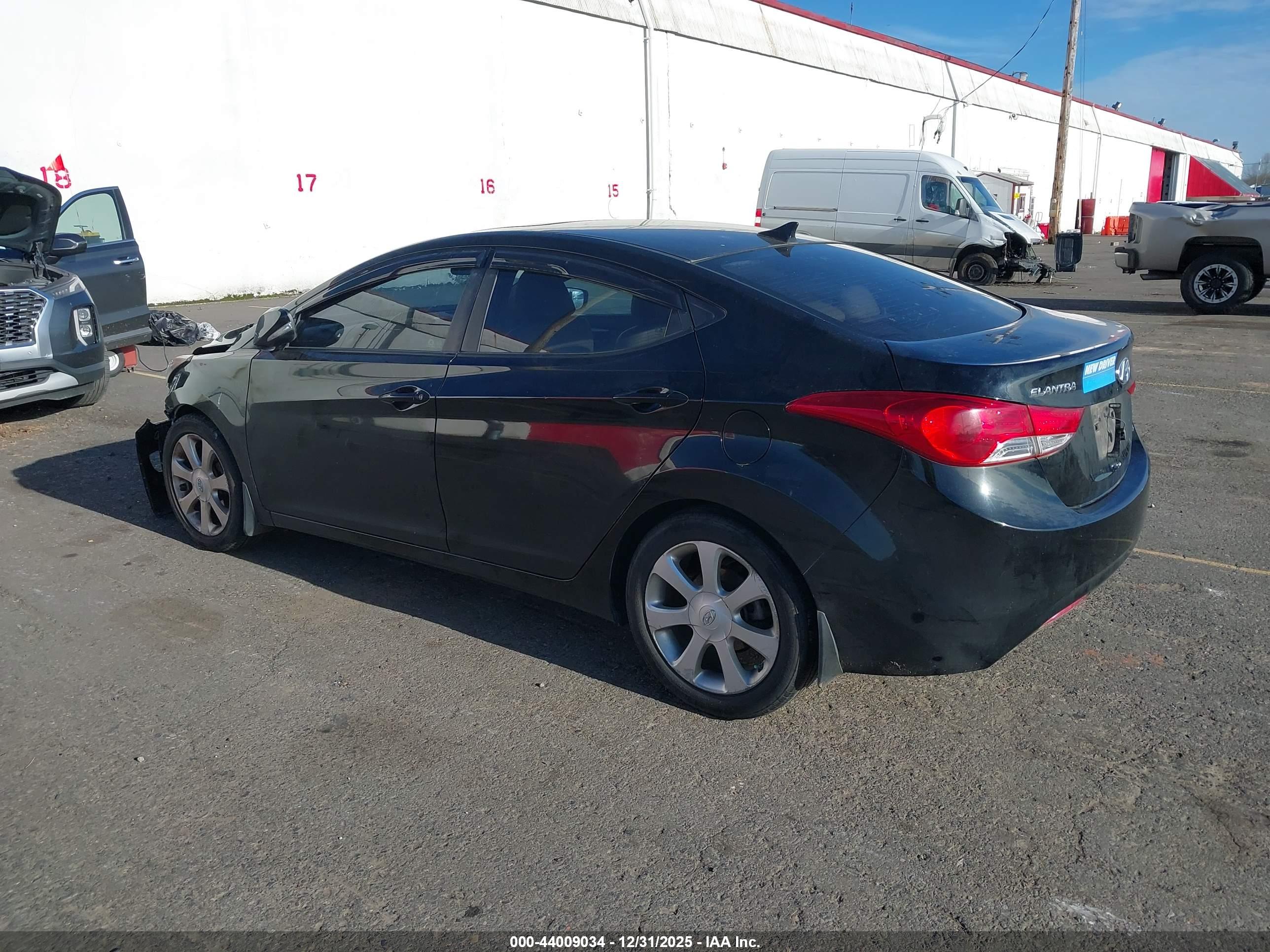 HYUNDAI ELANTRA image 3