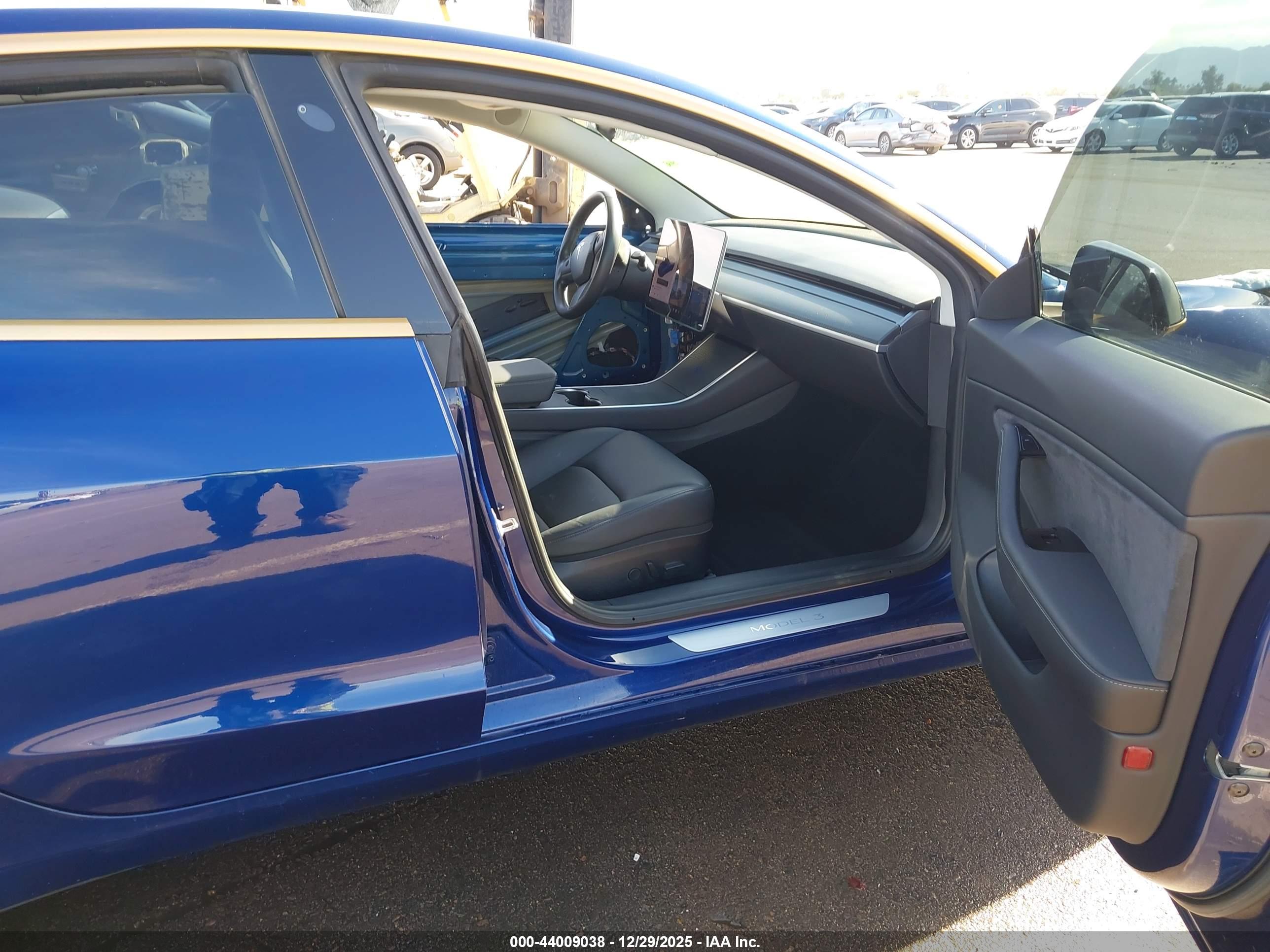 TESLA MODEL image 5