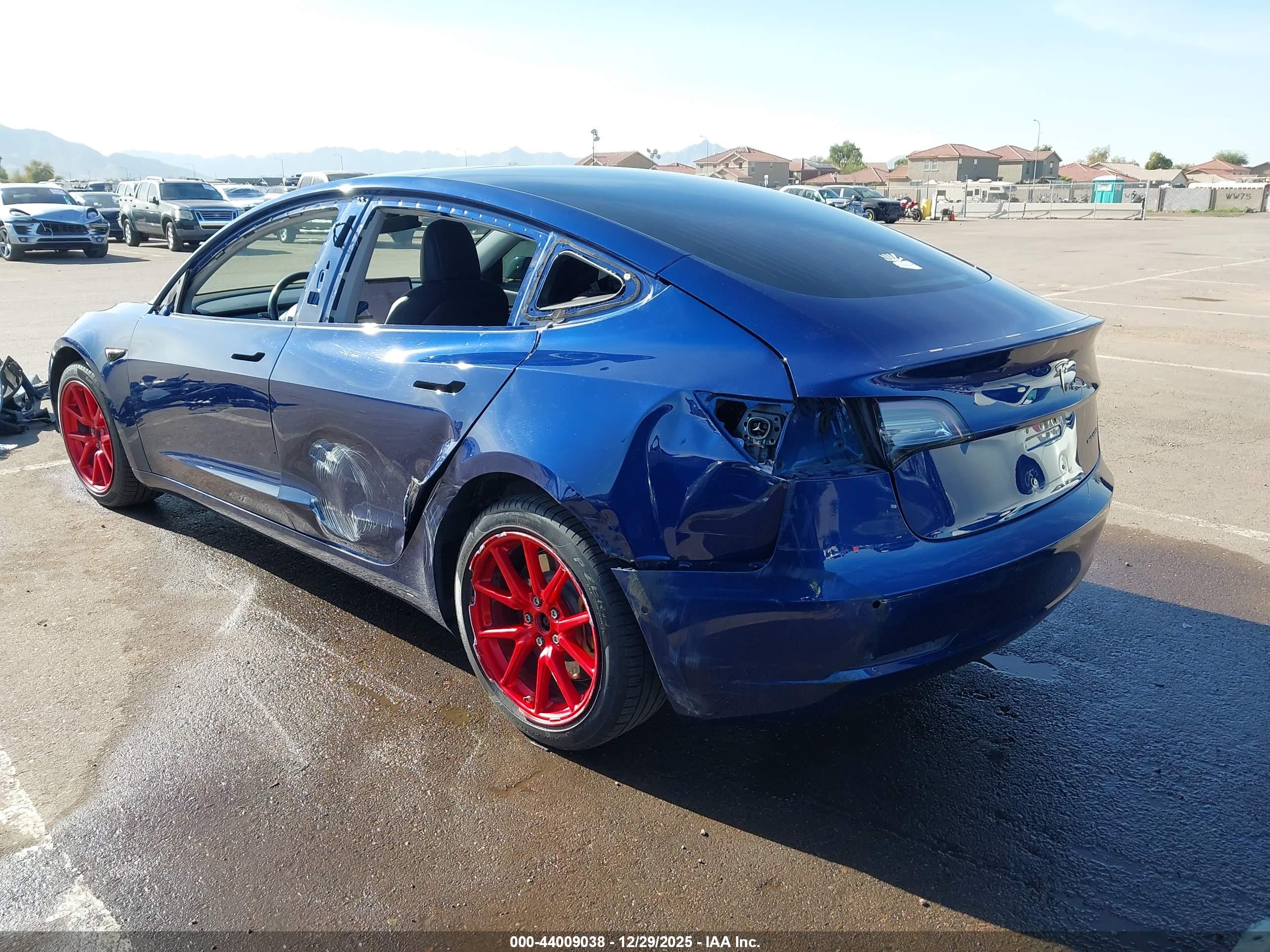 TESLA MODEL image 6