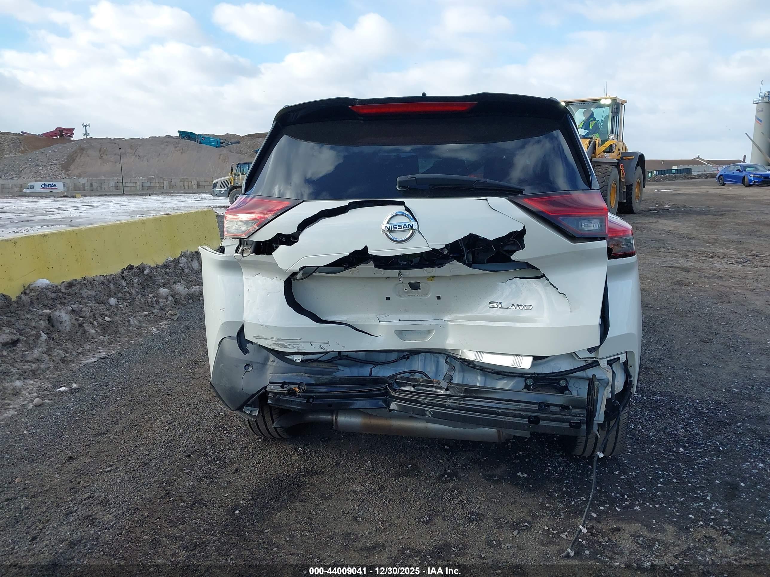 NISSAN ROGUE image 6