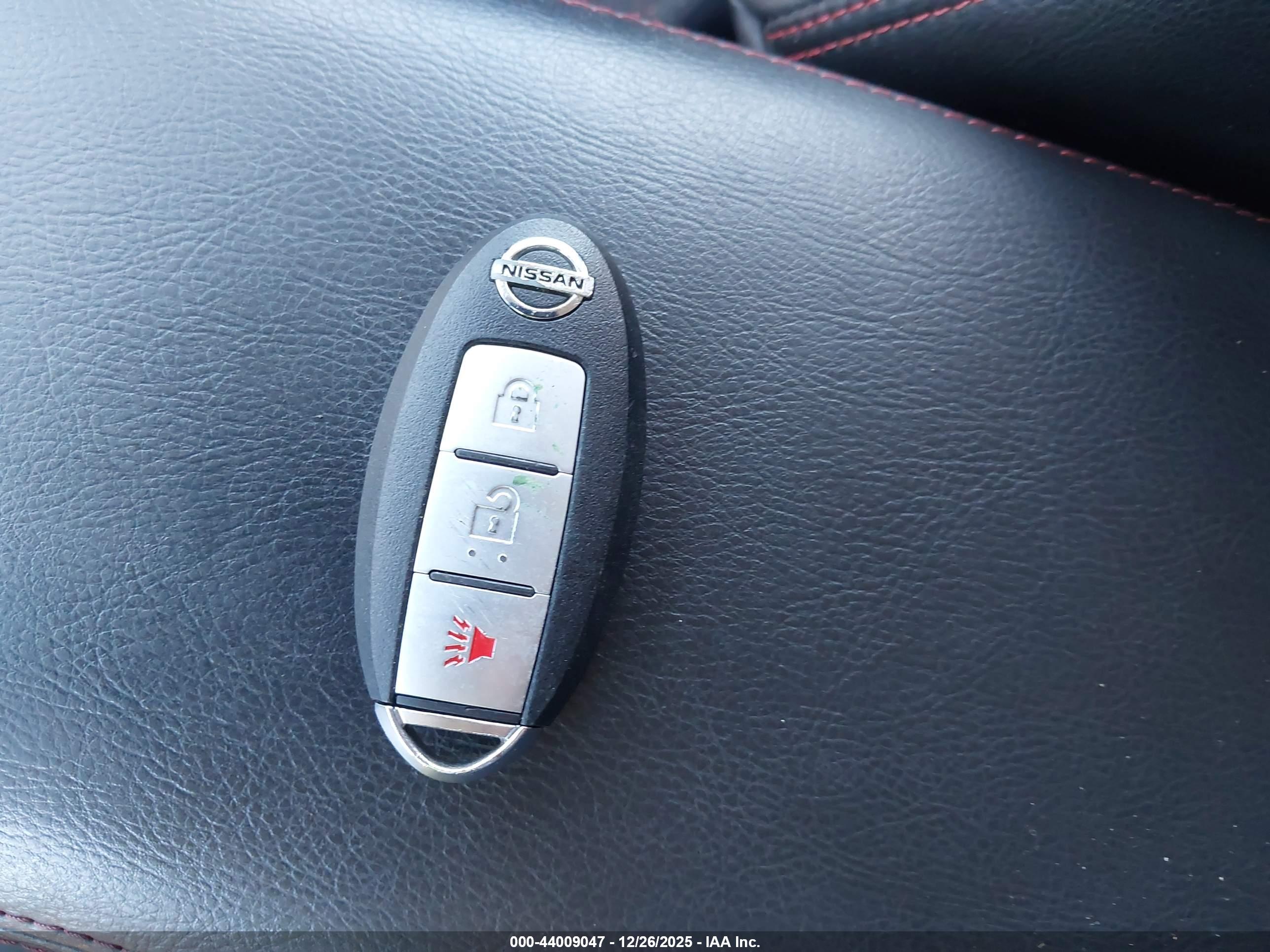 NISSAN ROGUE image 11