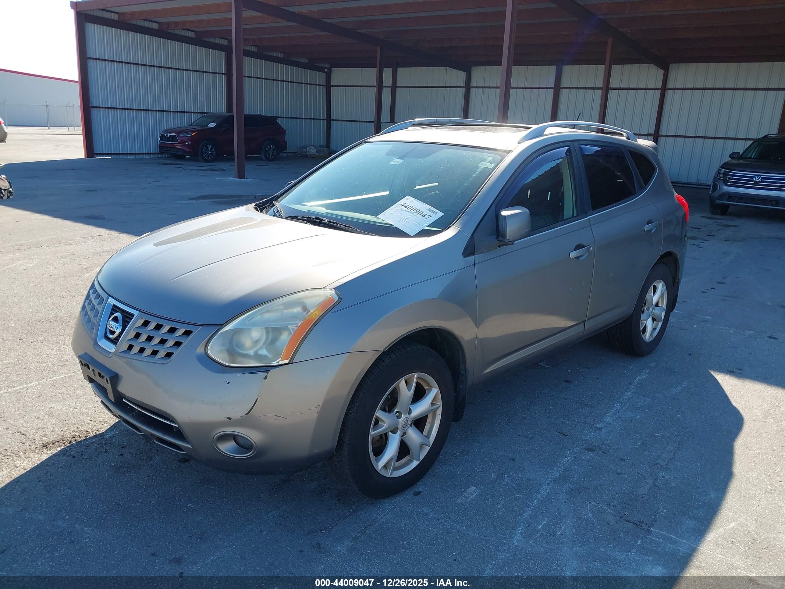 NISSAN ROGUE image 2
