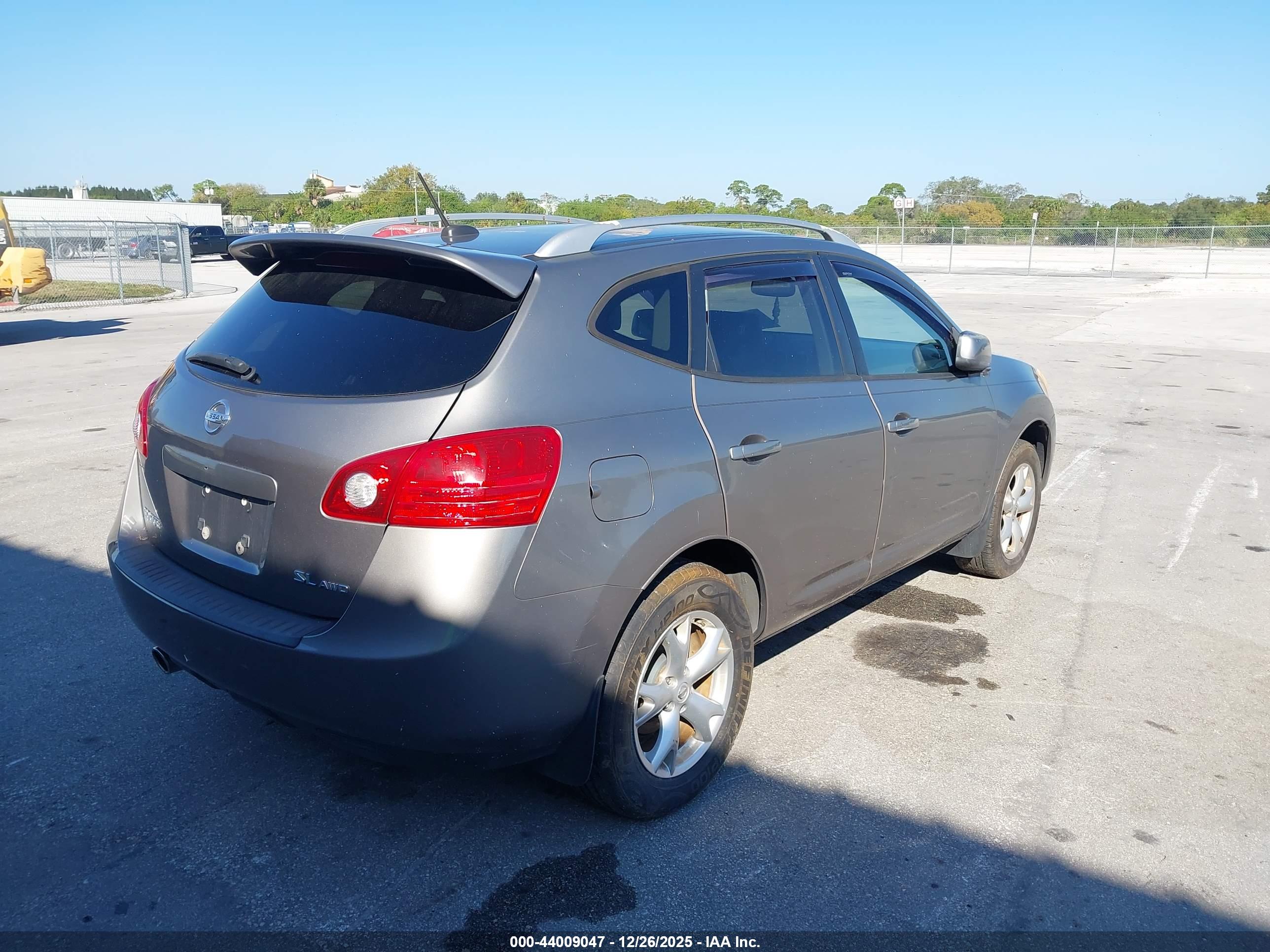NISSAN ROGUE image 4