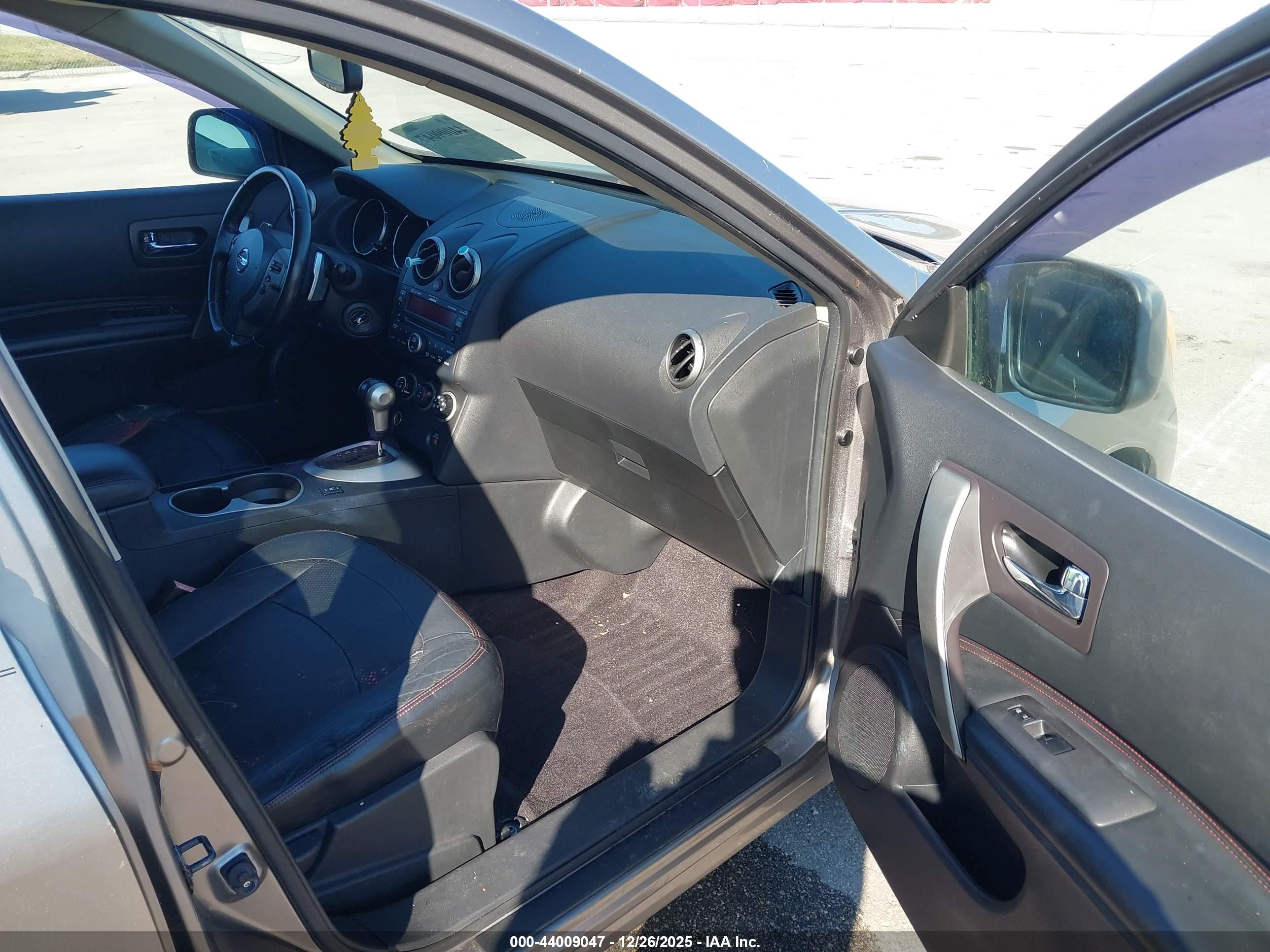 NISSAN ROGUE image 5