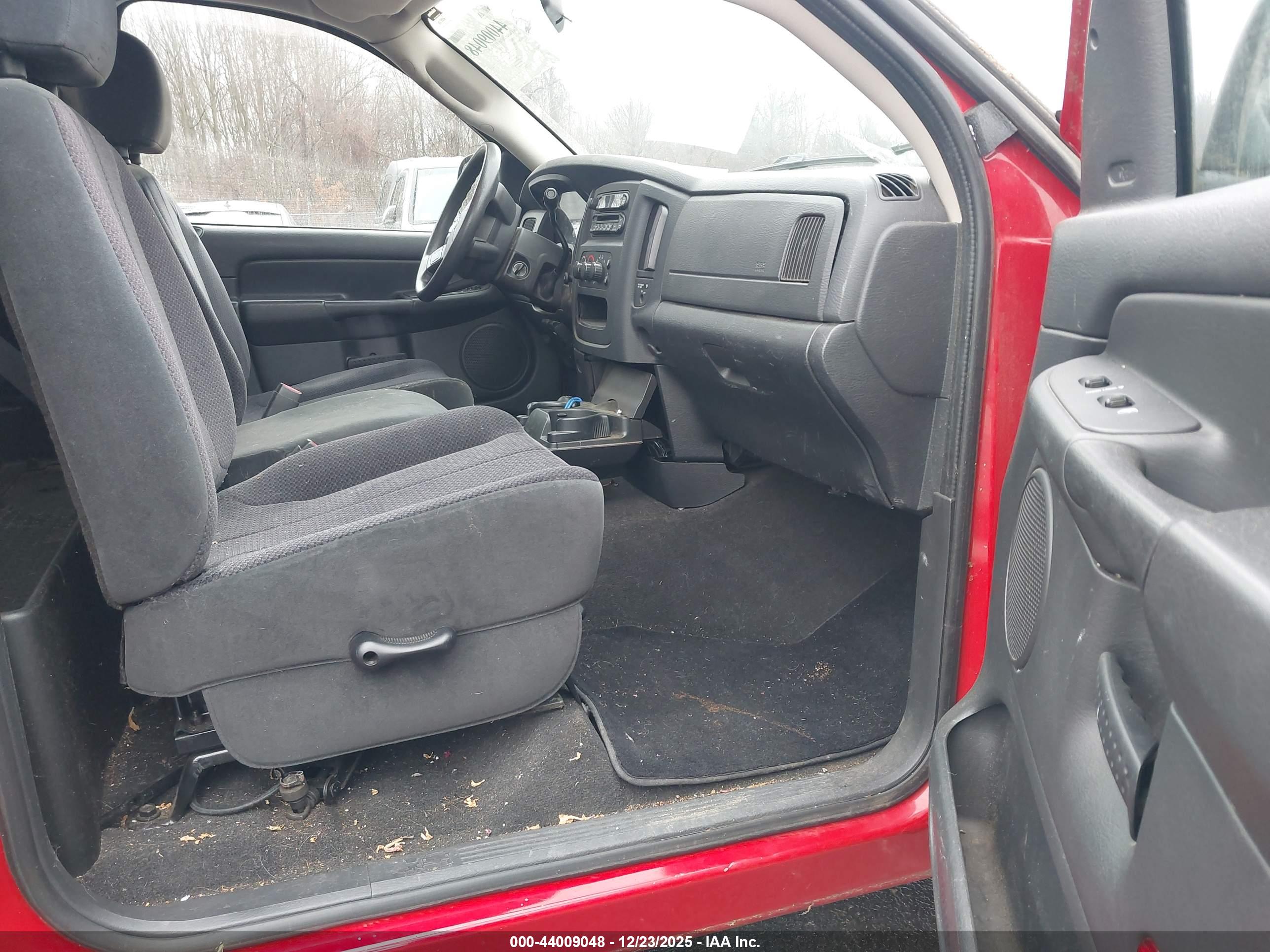 DODGE RAM image 5
