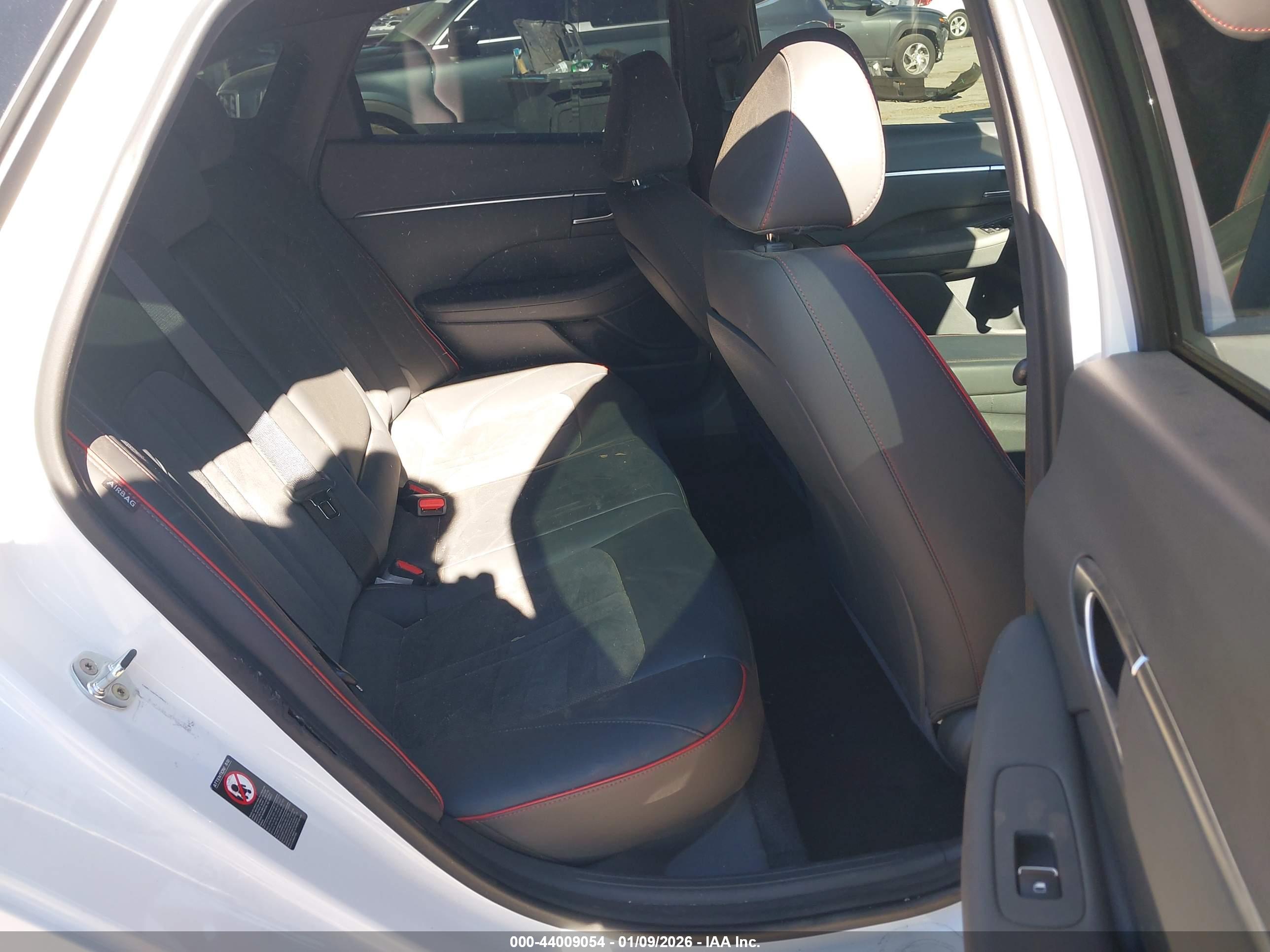 HYUNDAI SONATA image 8