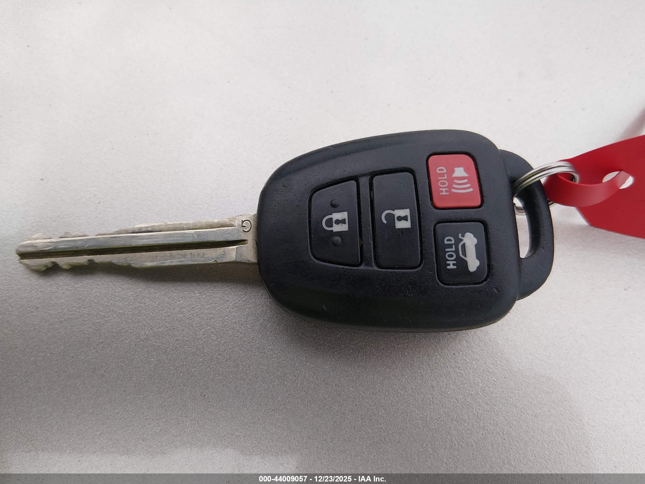 TOYOTA CAMRY image 11