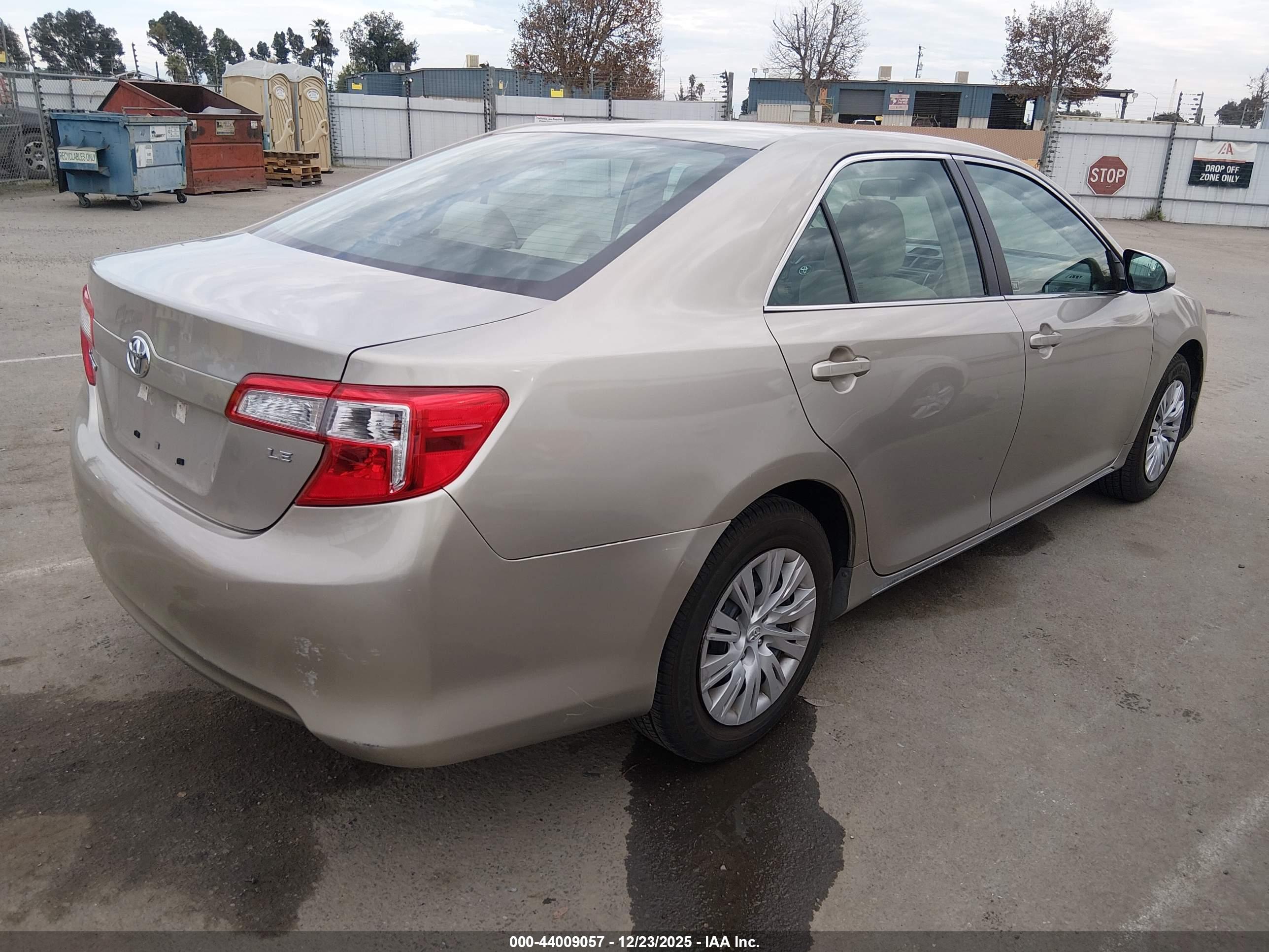 TOYOTA CAMRY image 4