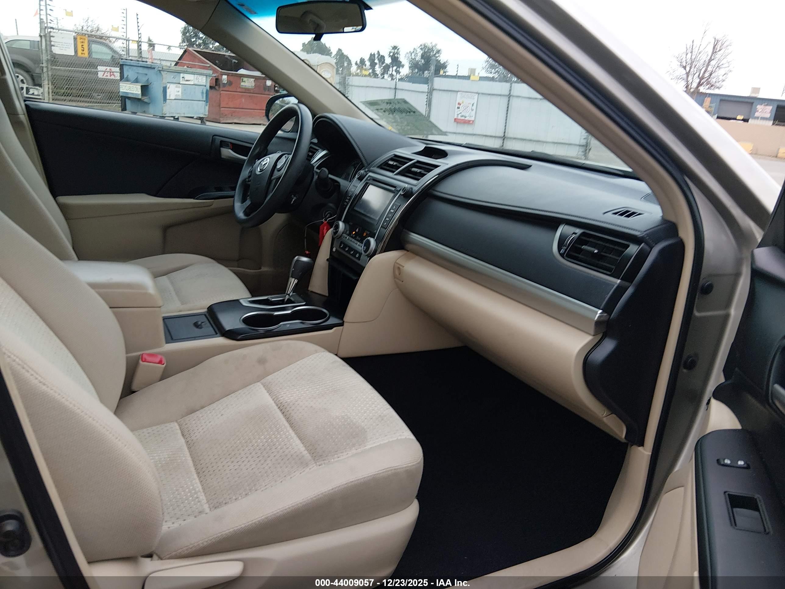 TOYOTA CAMRY image 5