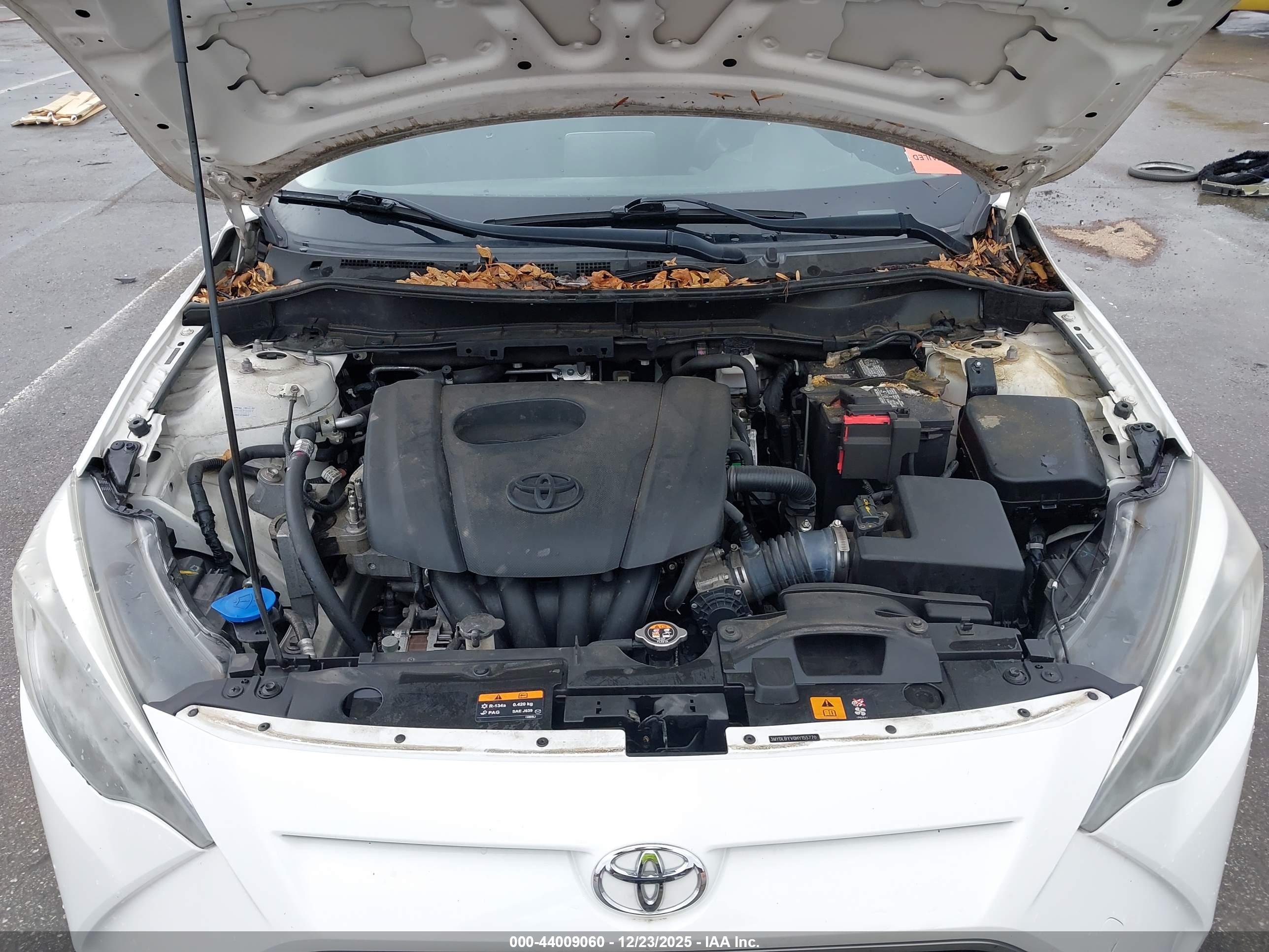 TOYOTA YARIS image 10