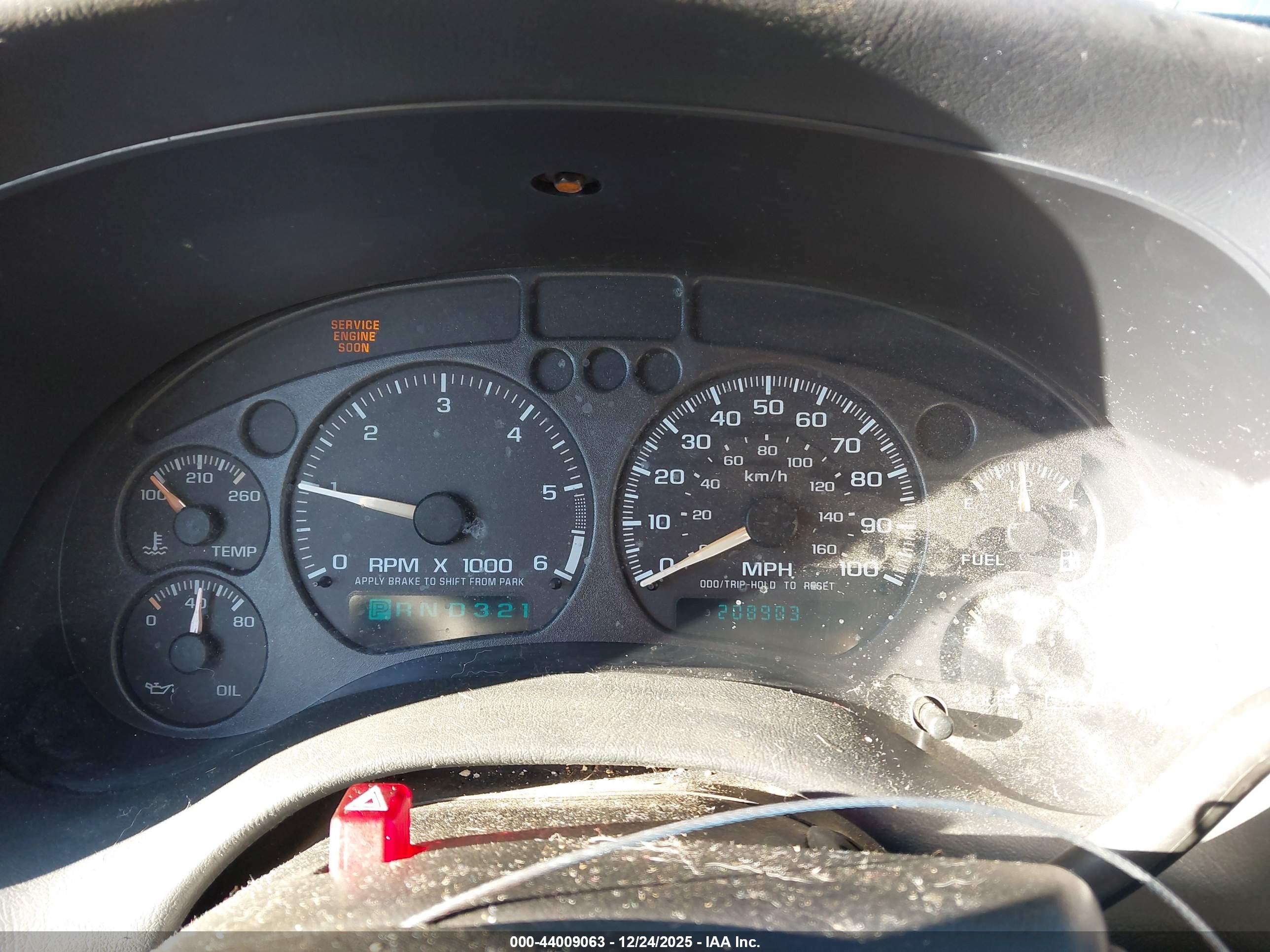 CHEVROLET BLAZER image 7