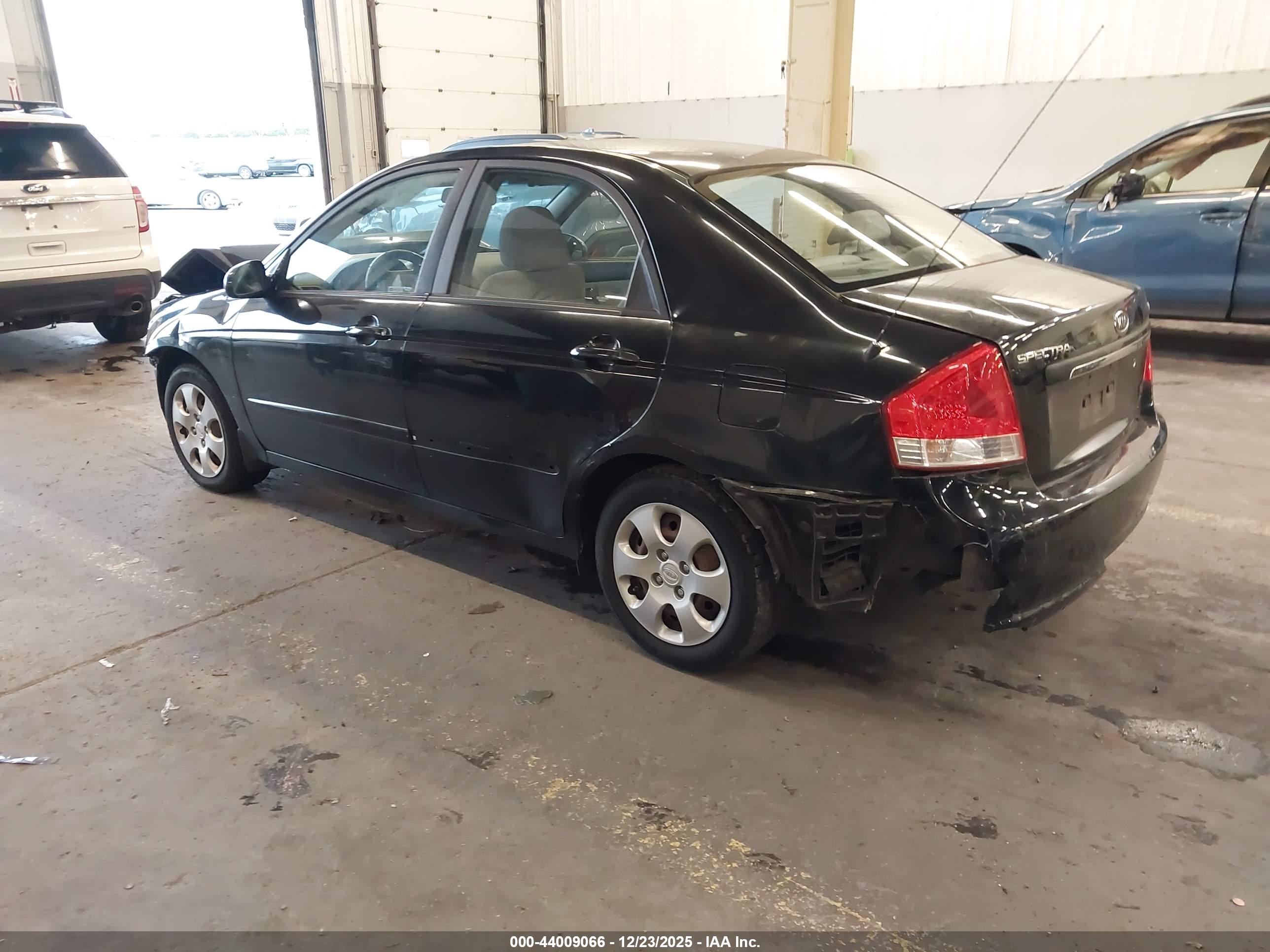 KIA SPECTRA image 3
