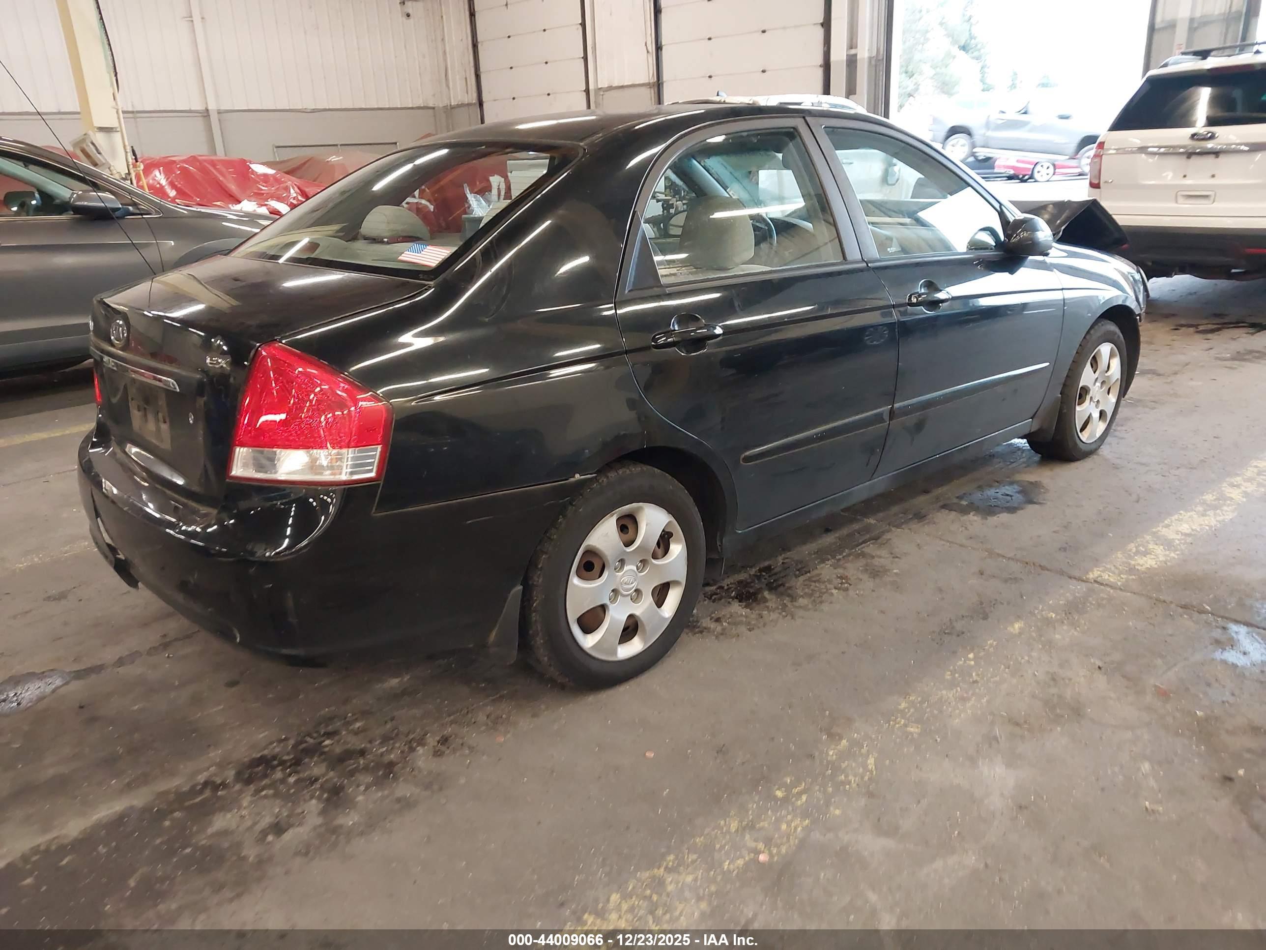 KIA SPECTRA image 4