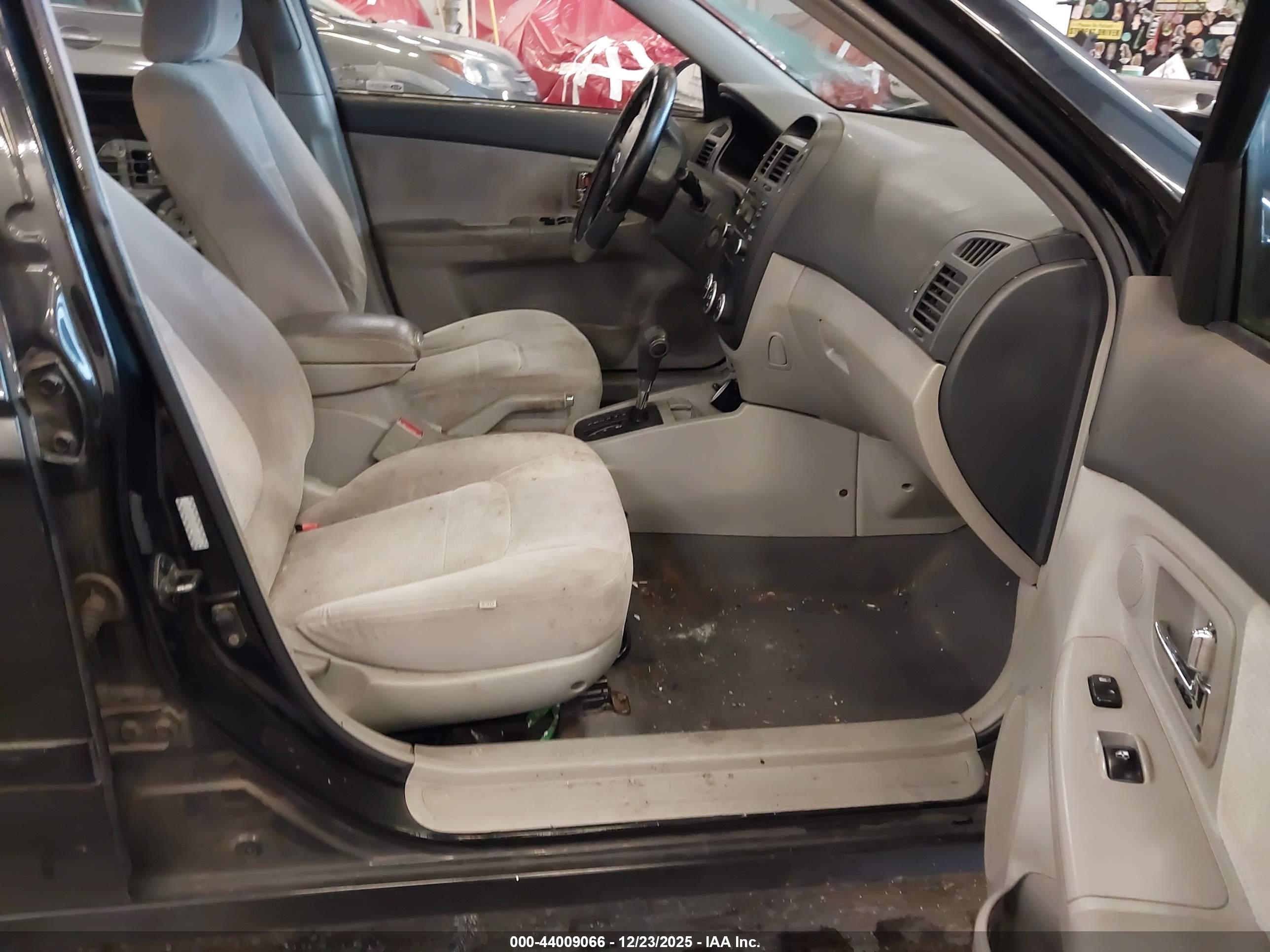 KIA SPECTRA image 5