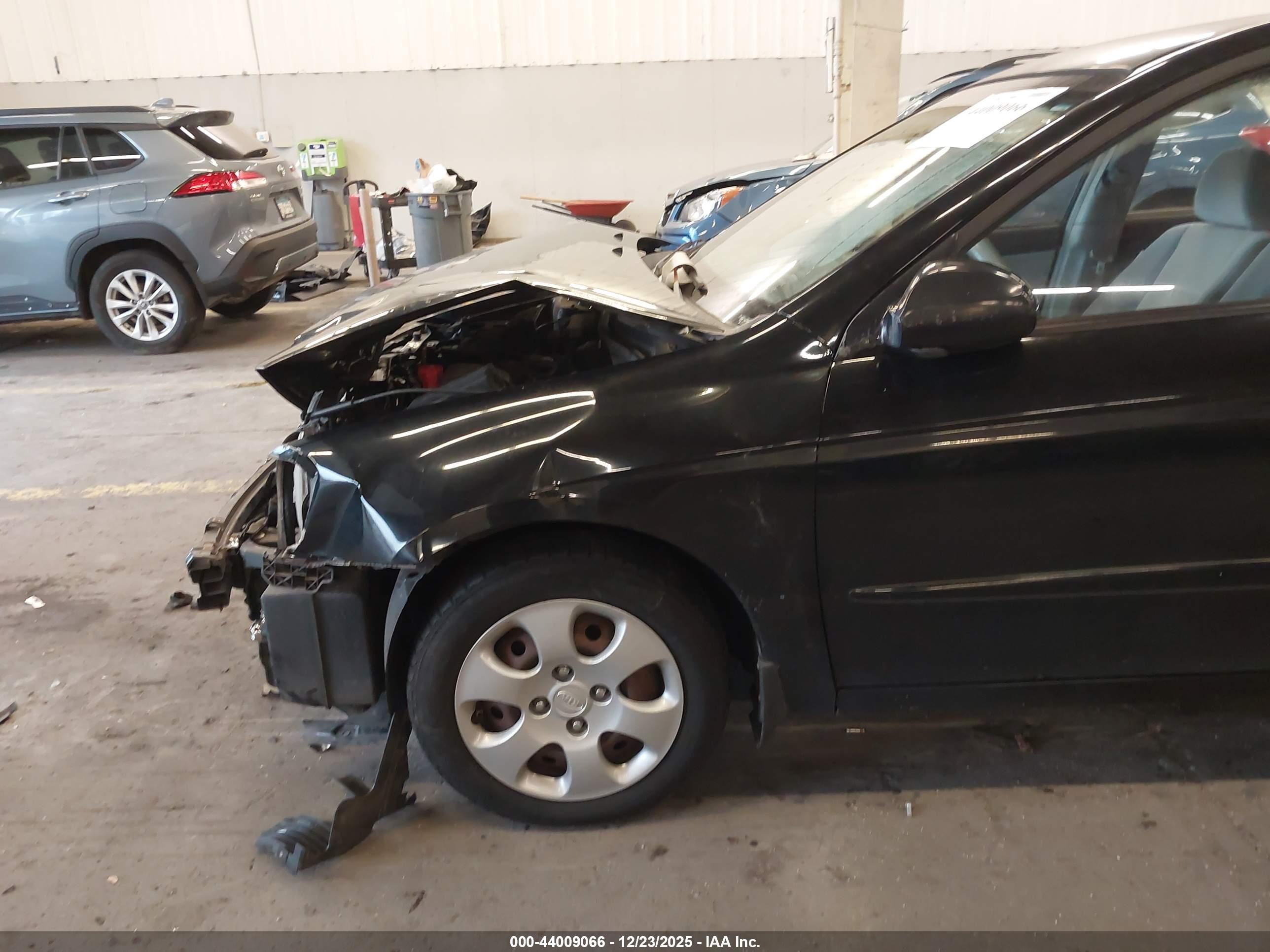 KIA SPECTRA image 6