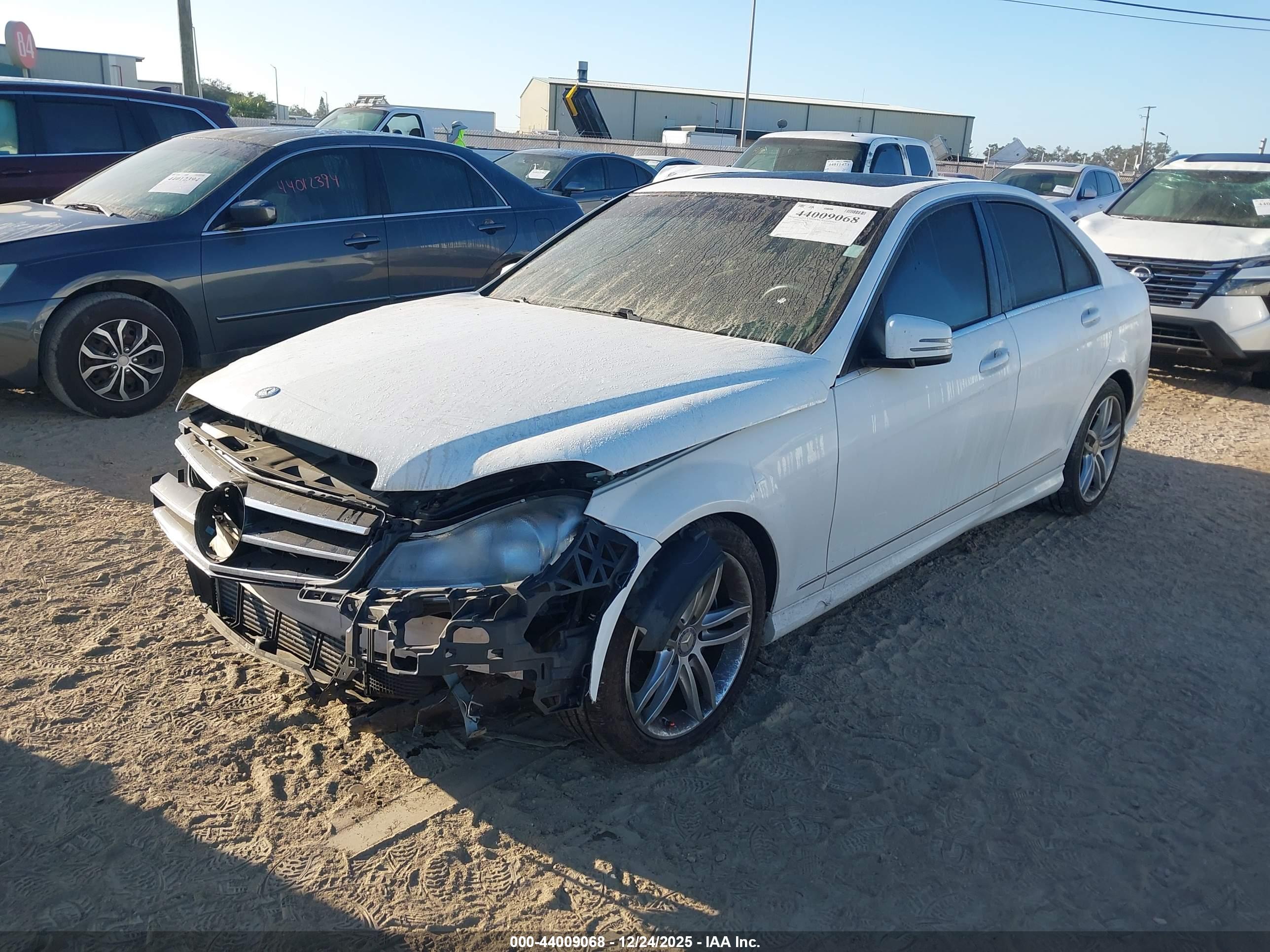 MERCEDES-BENZ C-CLASS image 2