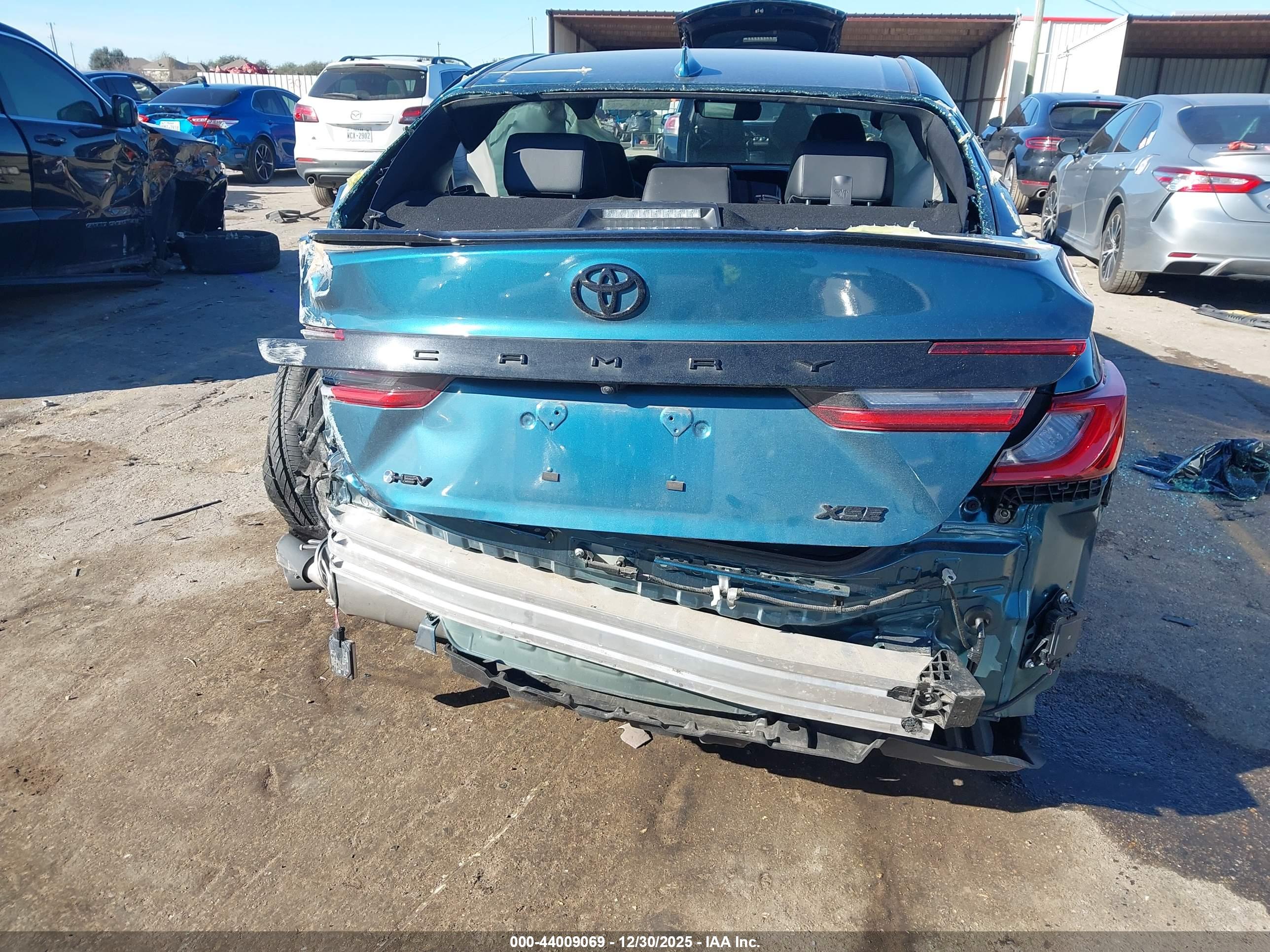 TOYOTA CAMRY image 6
