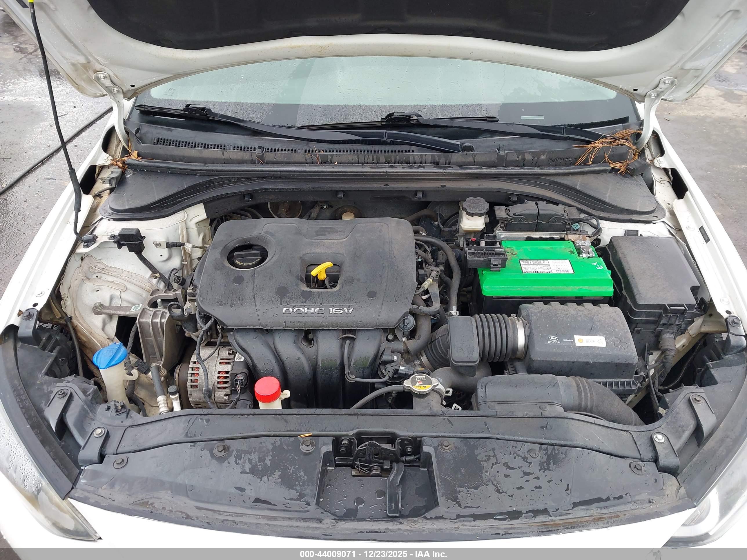 HYUNDAI ELANTRA image 10