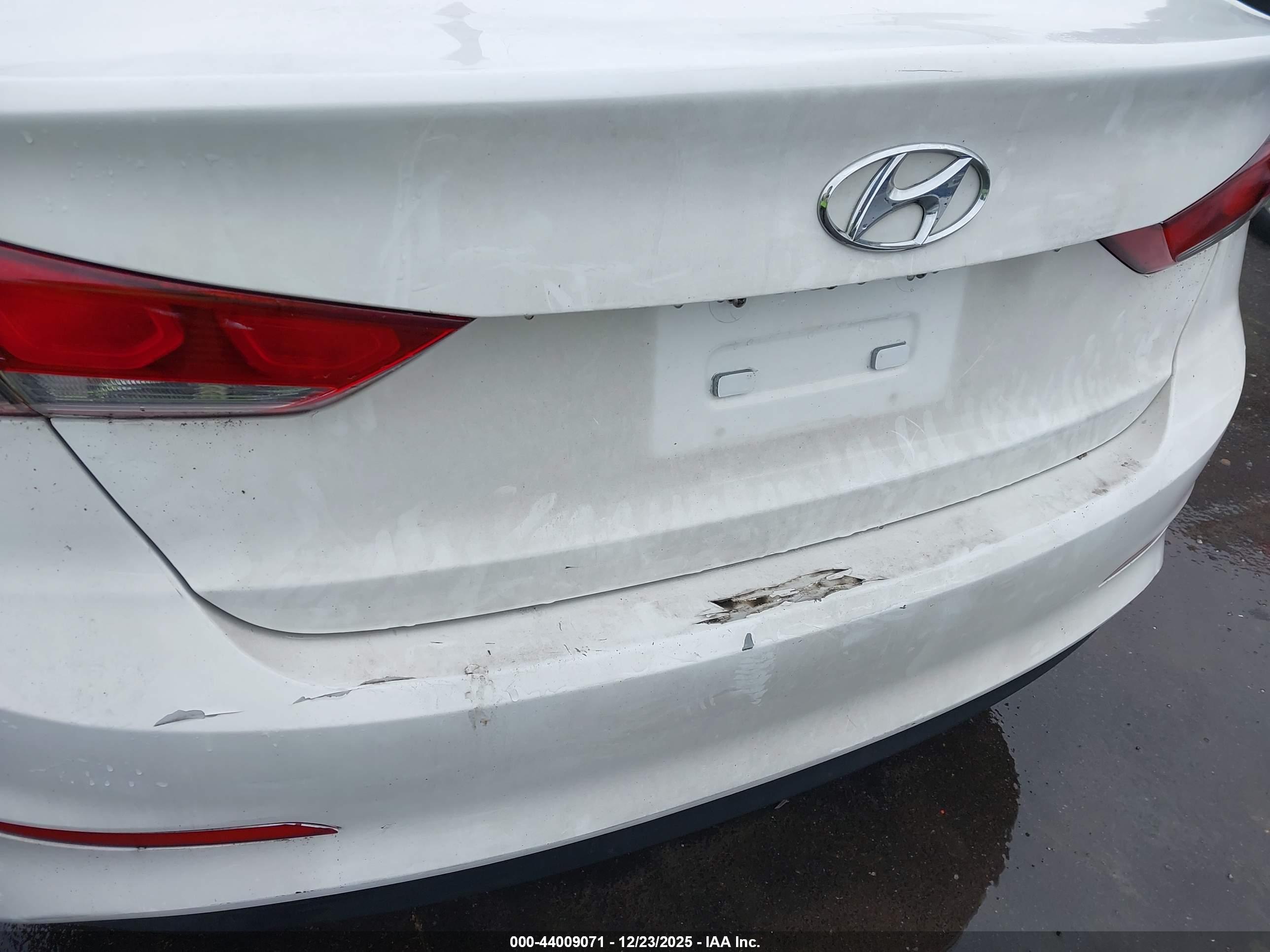 HYUNDAI ELANTRA image 6