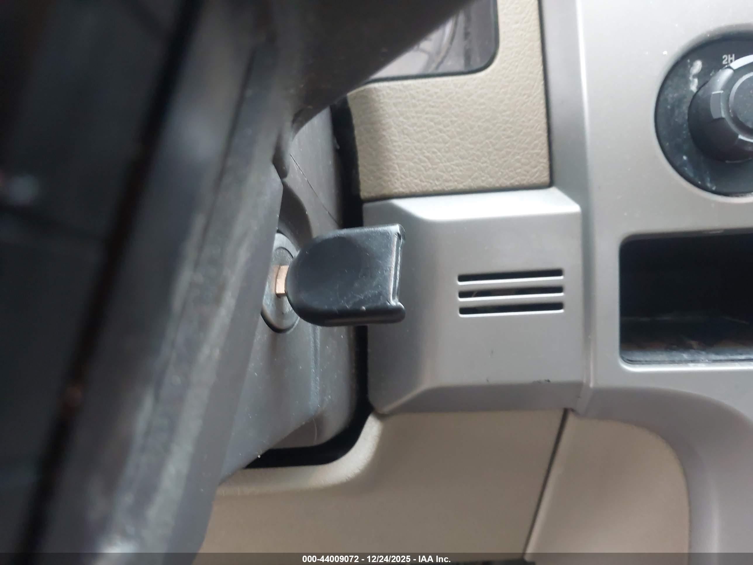 FORD F-150 image 11