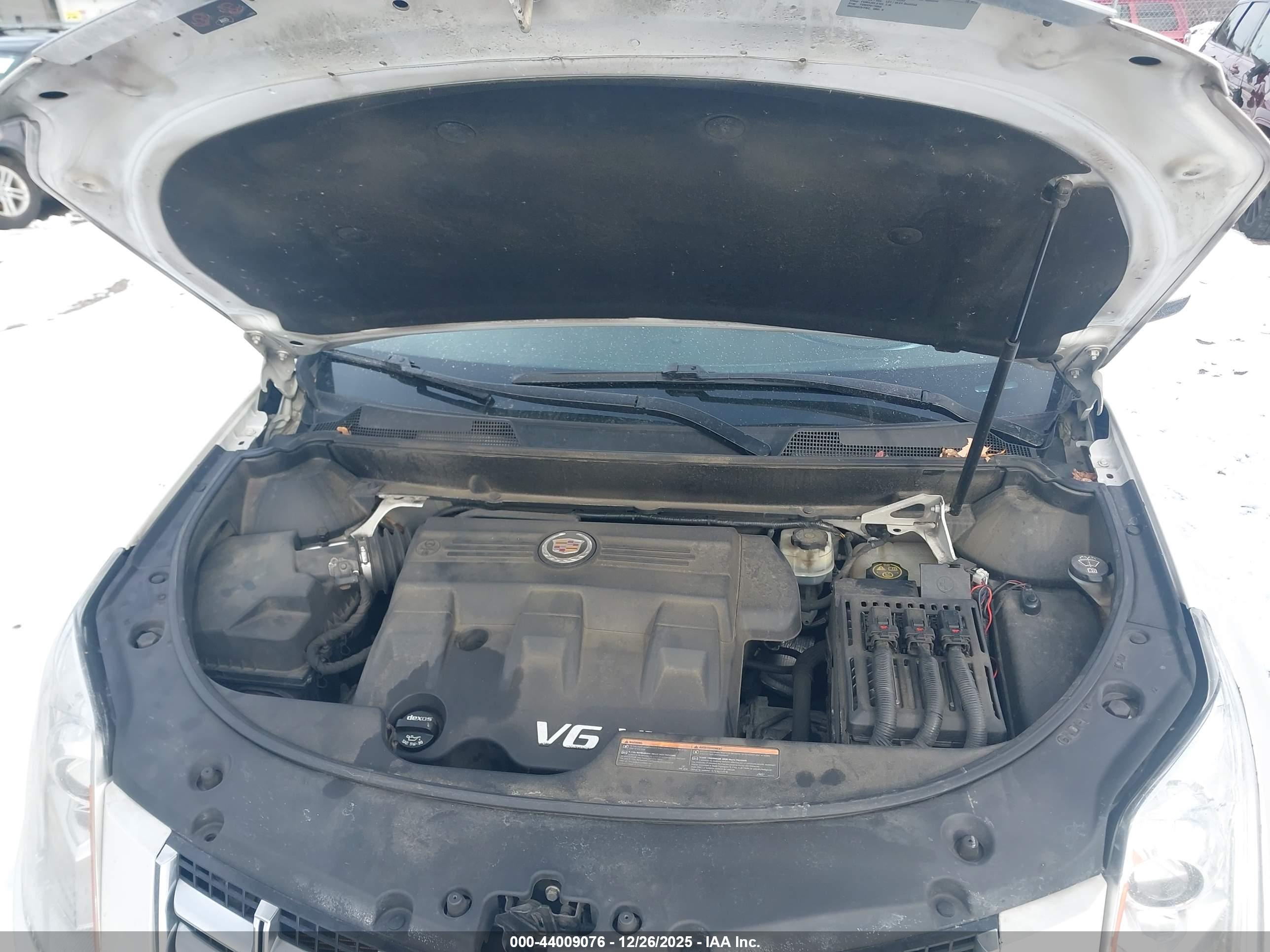 CADILLAC SRX image 10