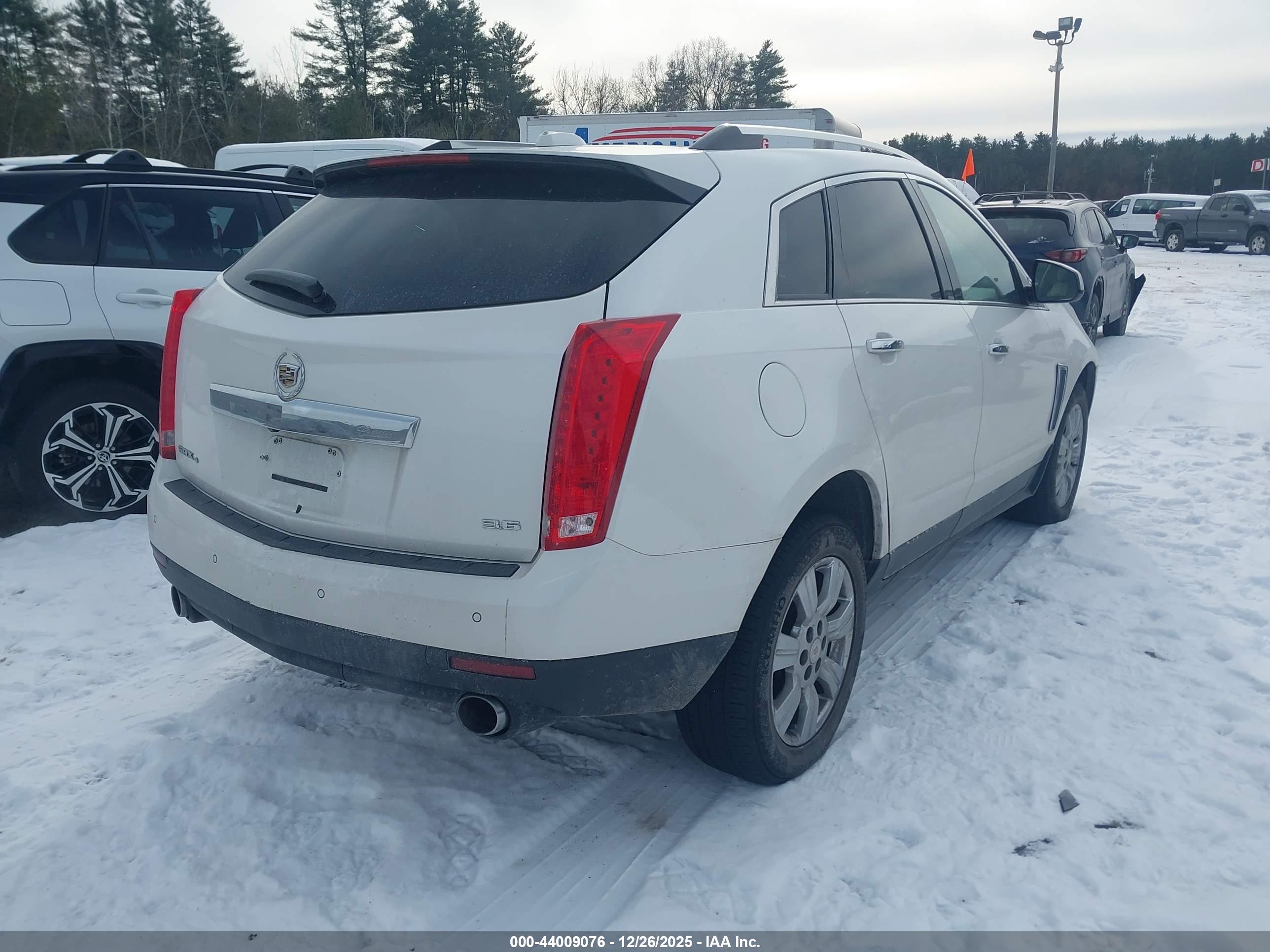 CADILLAC SRX image 4