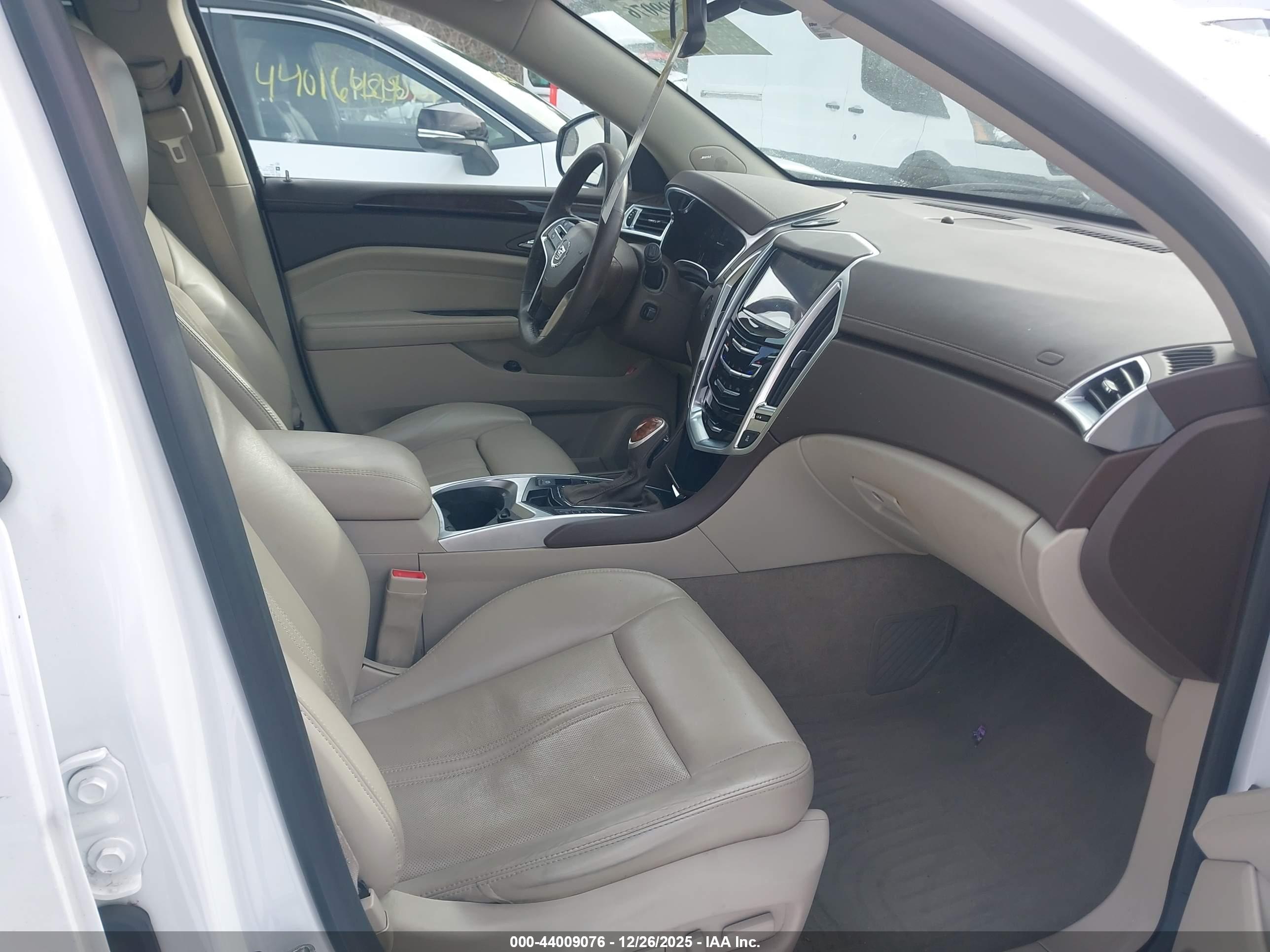 CADILLAC SRX image 5