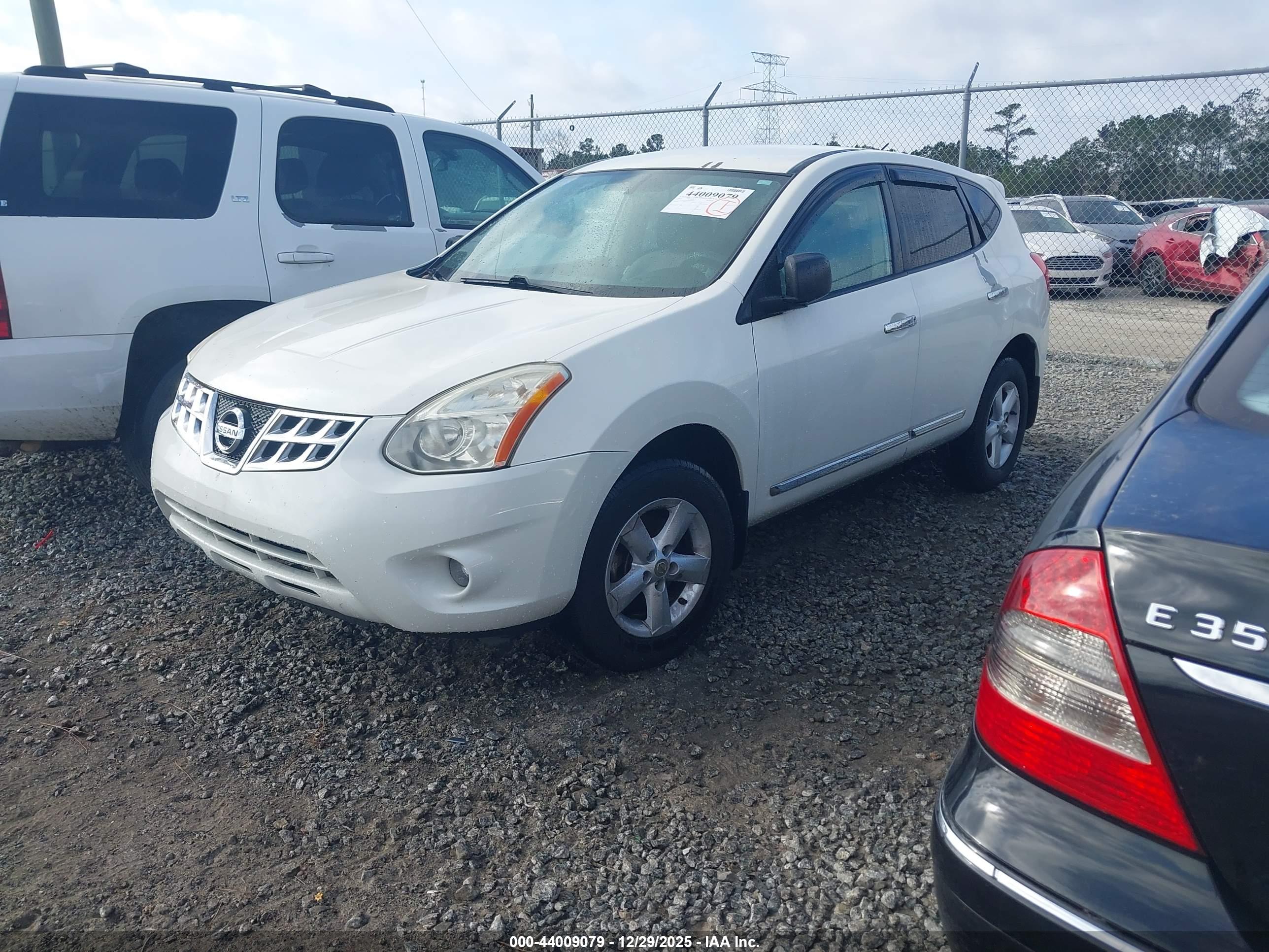 NISSAN ROGUE image 2