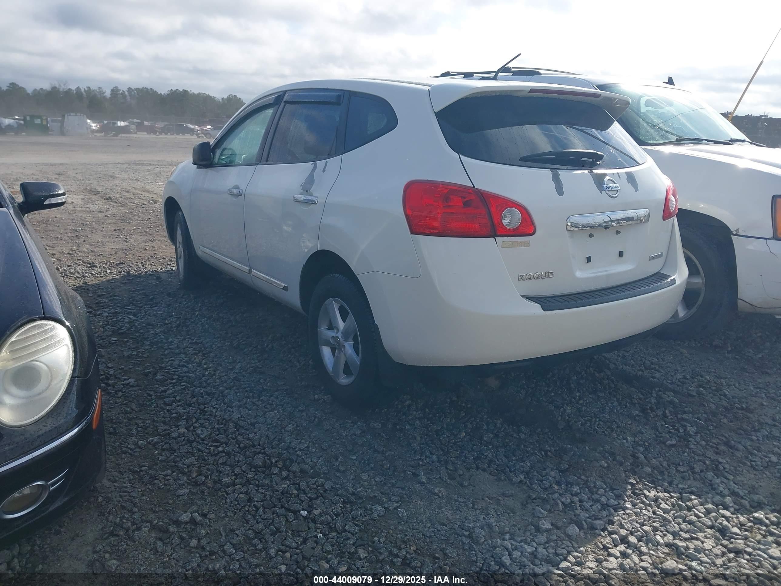 NISSAN ROGUE image 3