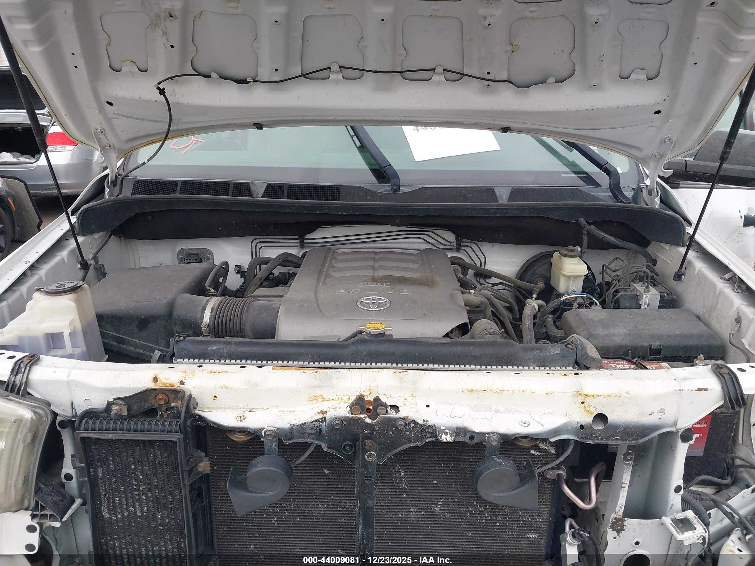 TOYOTA TUNDRA image 10