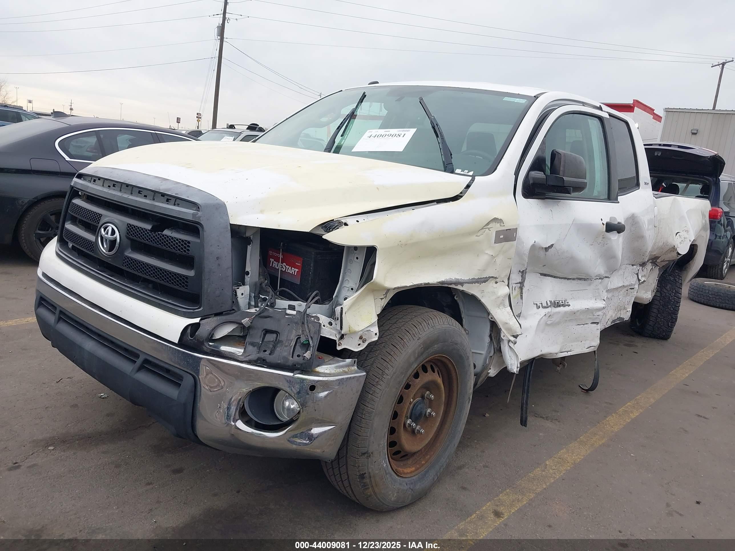 TOYOTA TUNDRA image 2