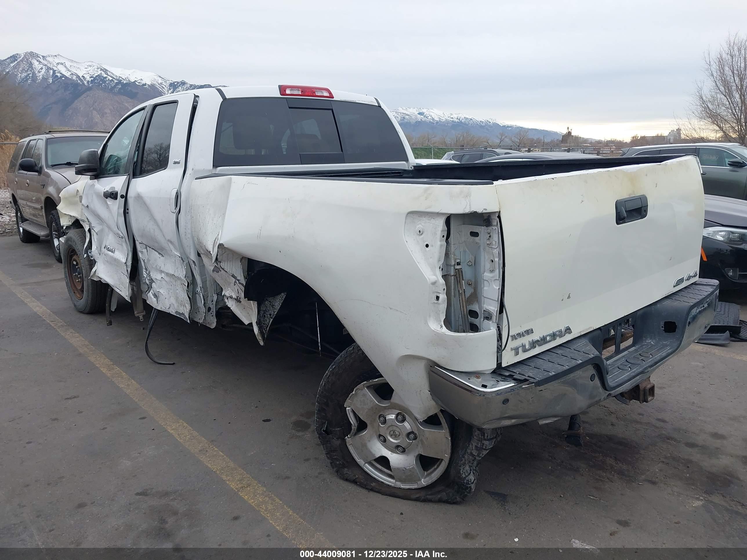 TOYOTA TUNDRA image 3