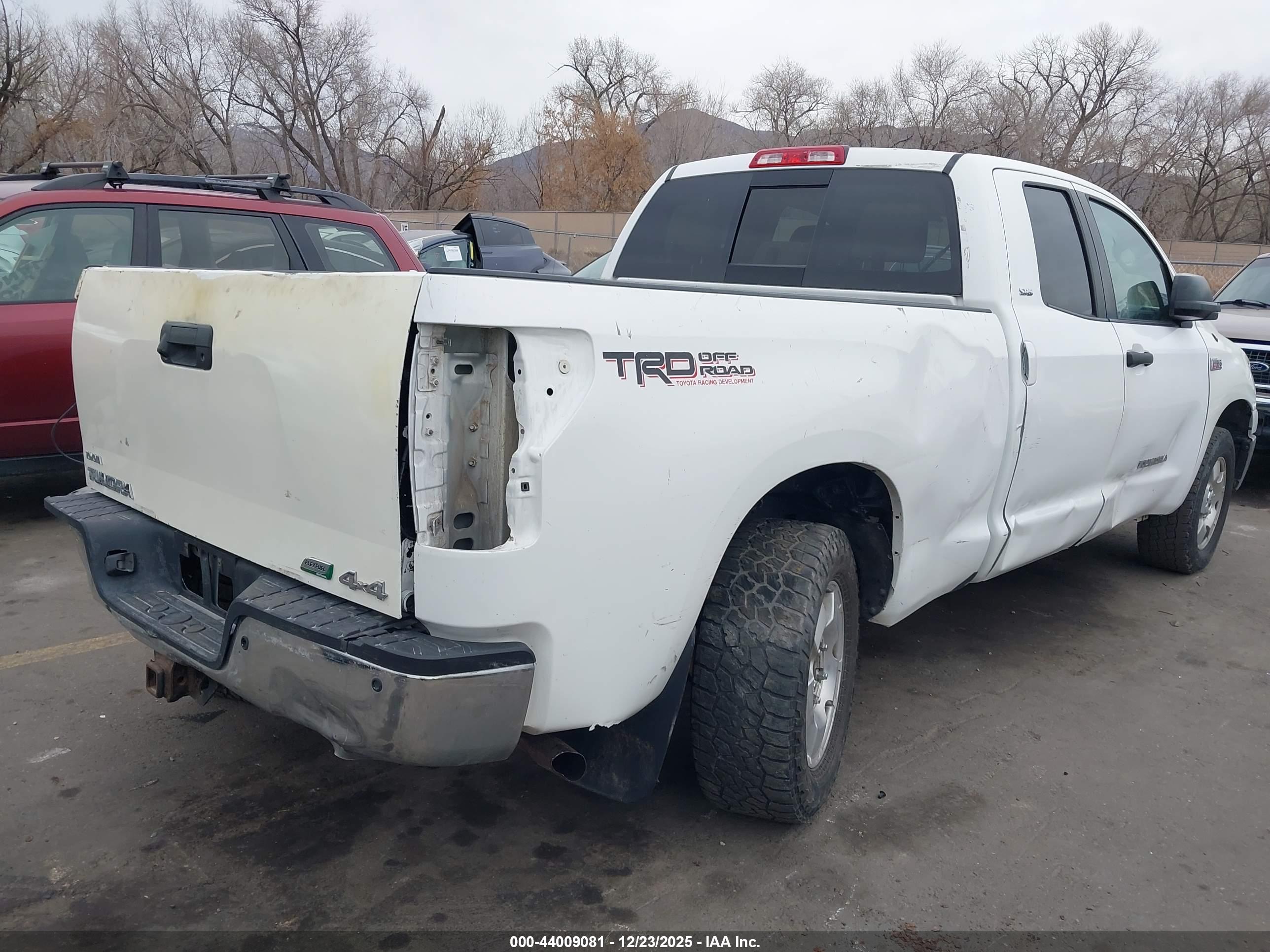 TOYOTA TUNDRA image 4