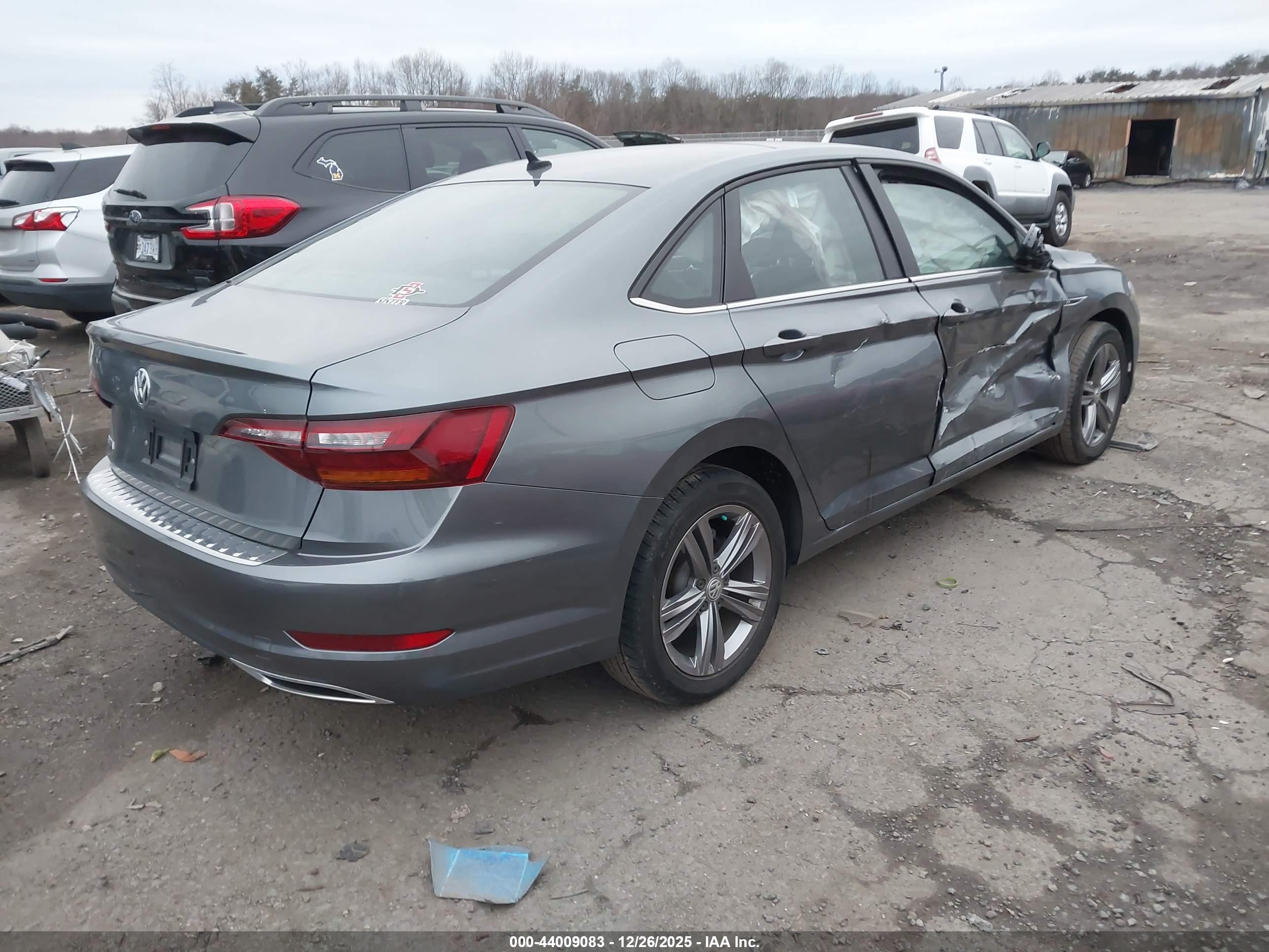 VOLKSWAGEN JETTA image 4