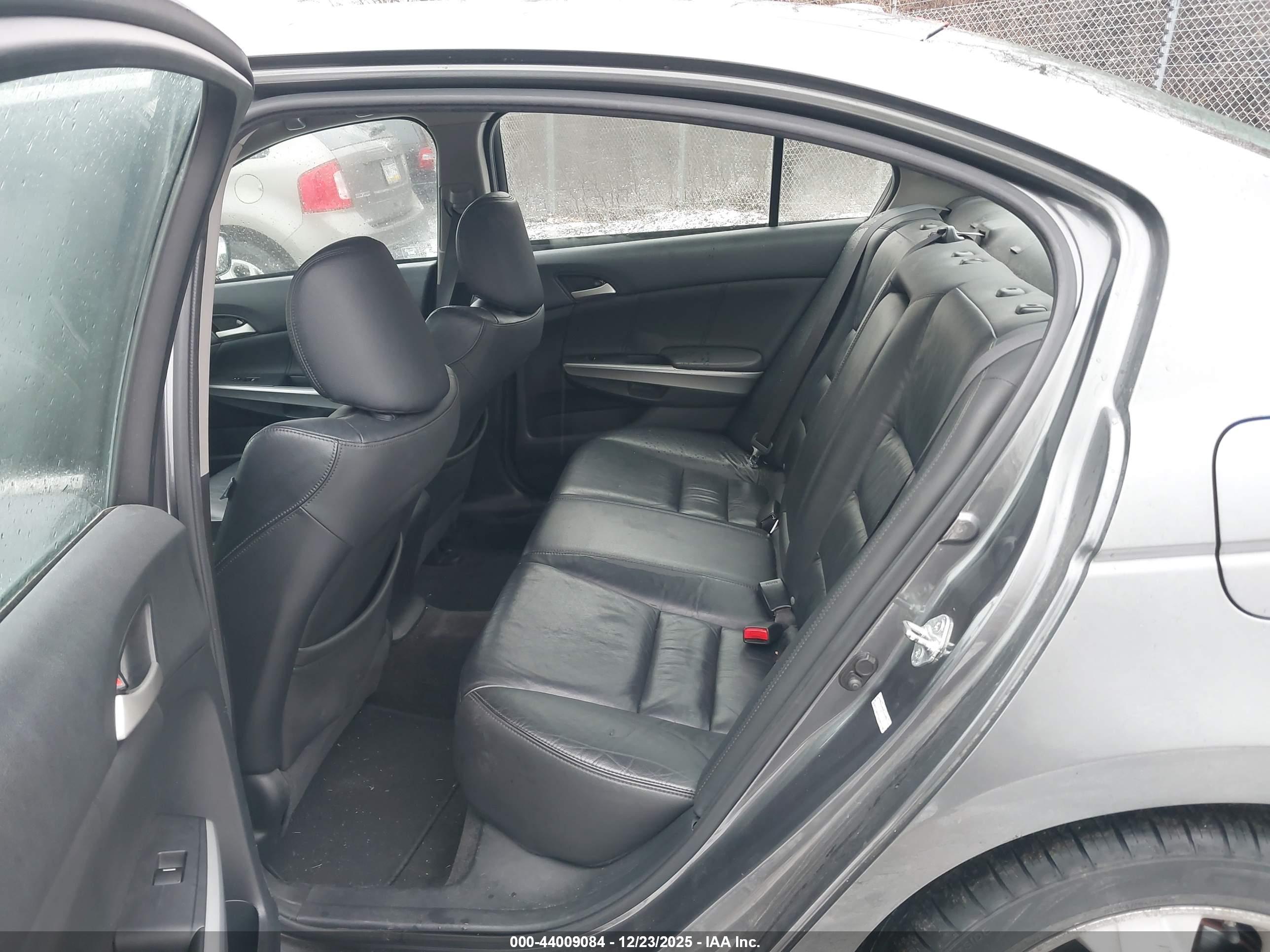 HONDA ACCORD image 8