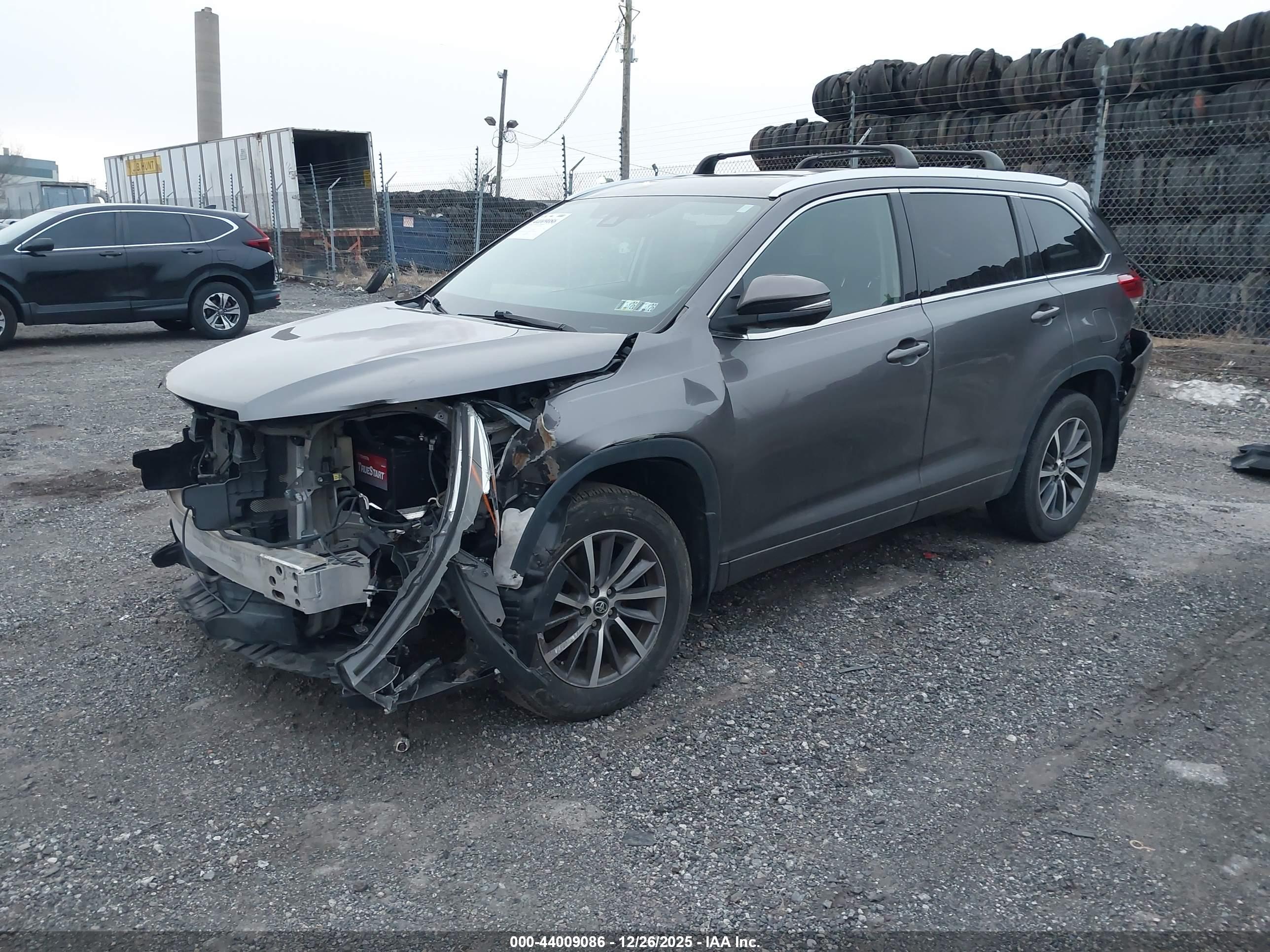 TOYOTA HIGHLANDER image 2