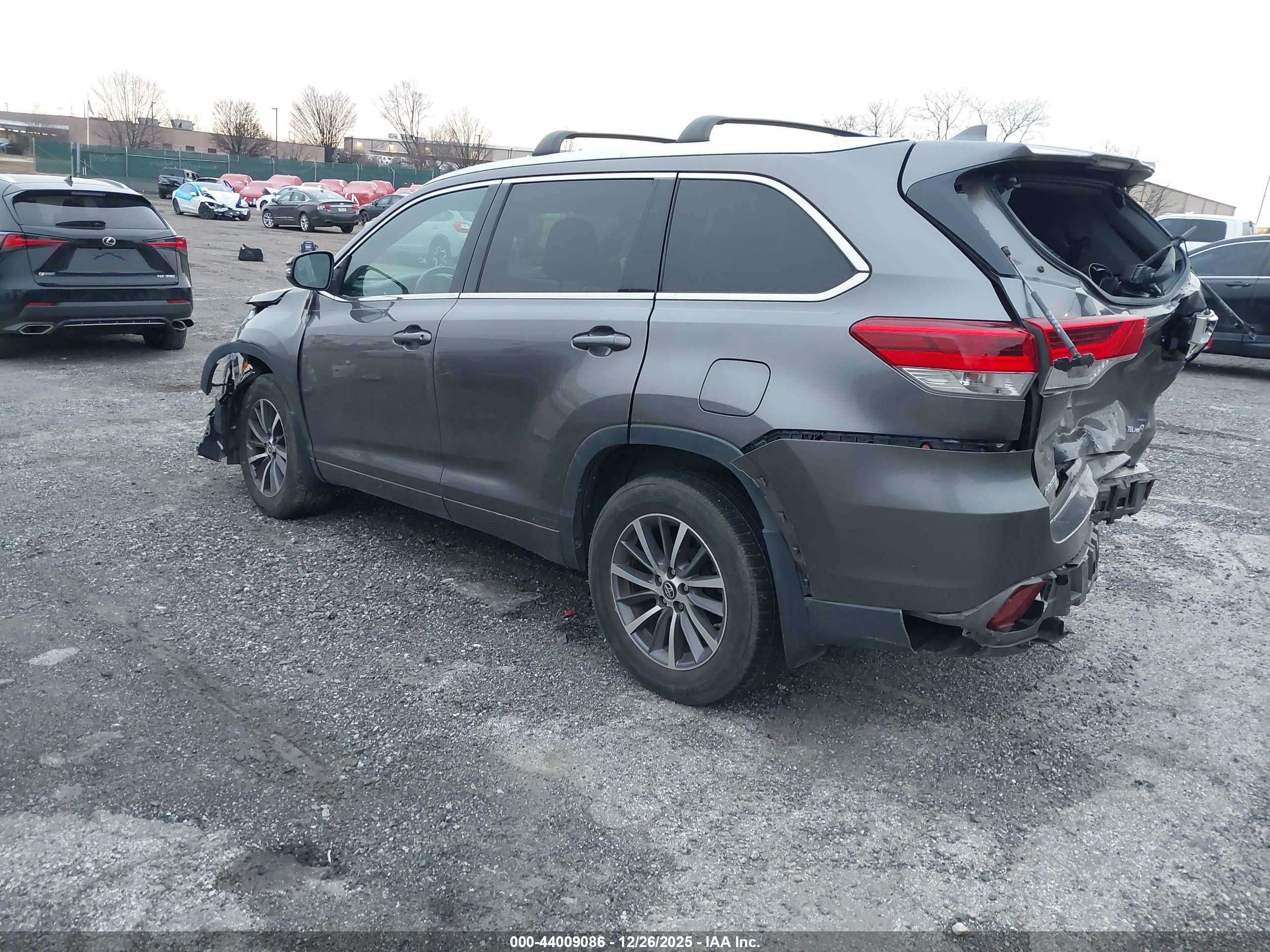 TOYOTA HIGHLANDER image 3
