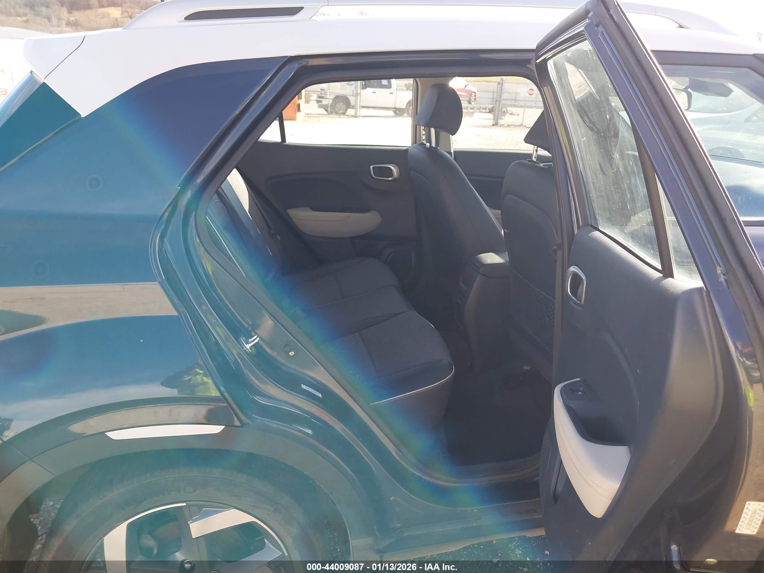 HYUNDAI VENUE image 8
