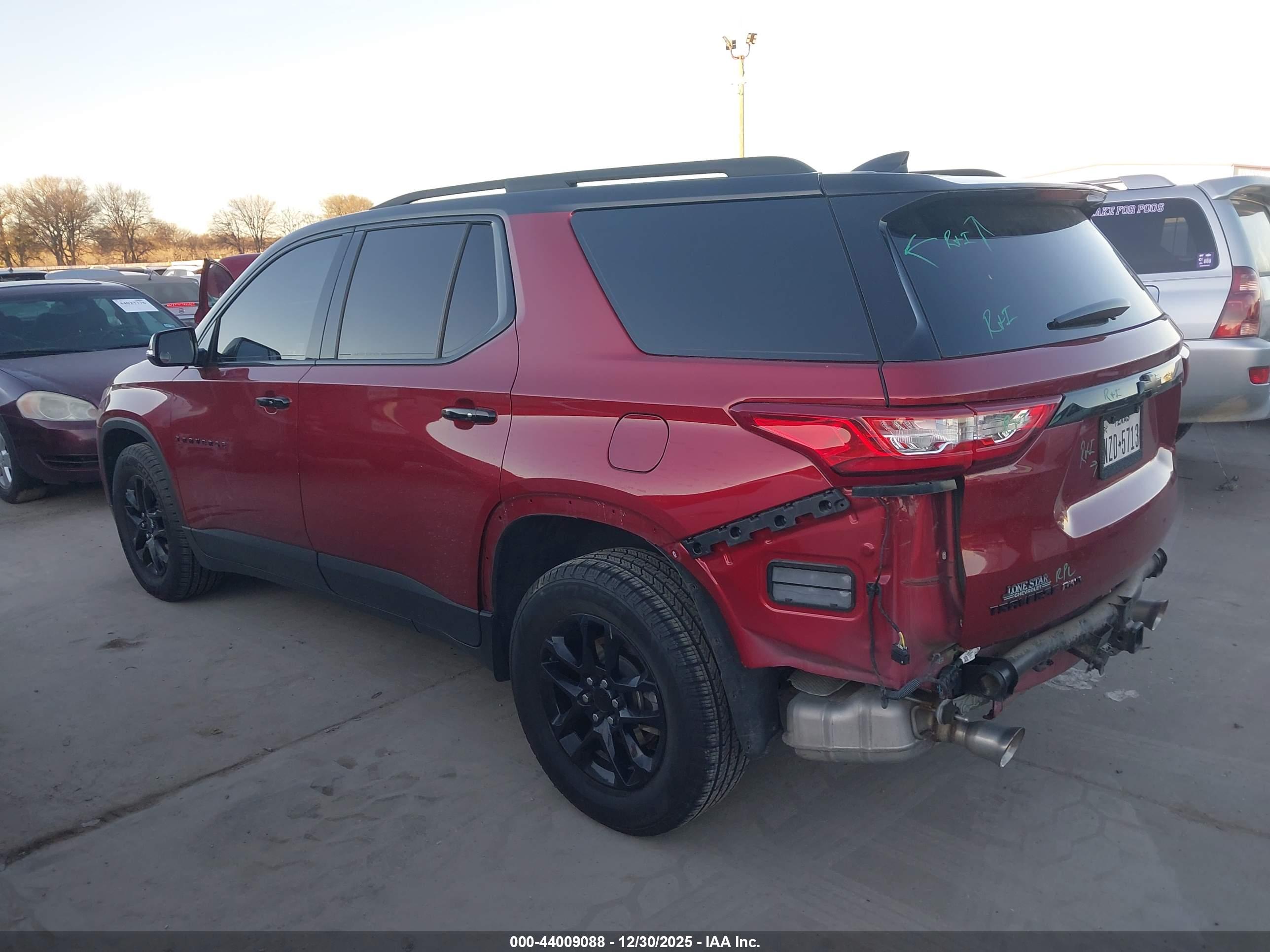 CHEVROLET TRAVERSE image 3