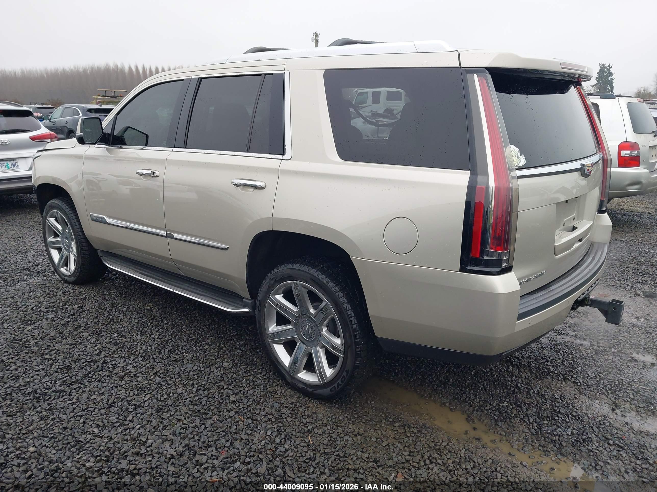 CADILLAC ESCALADE image 3